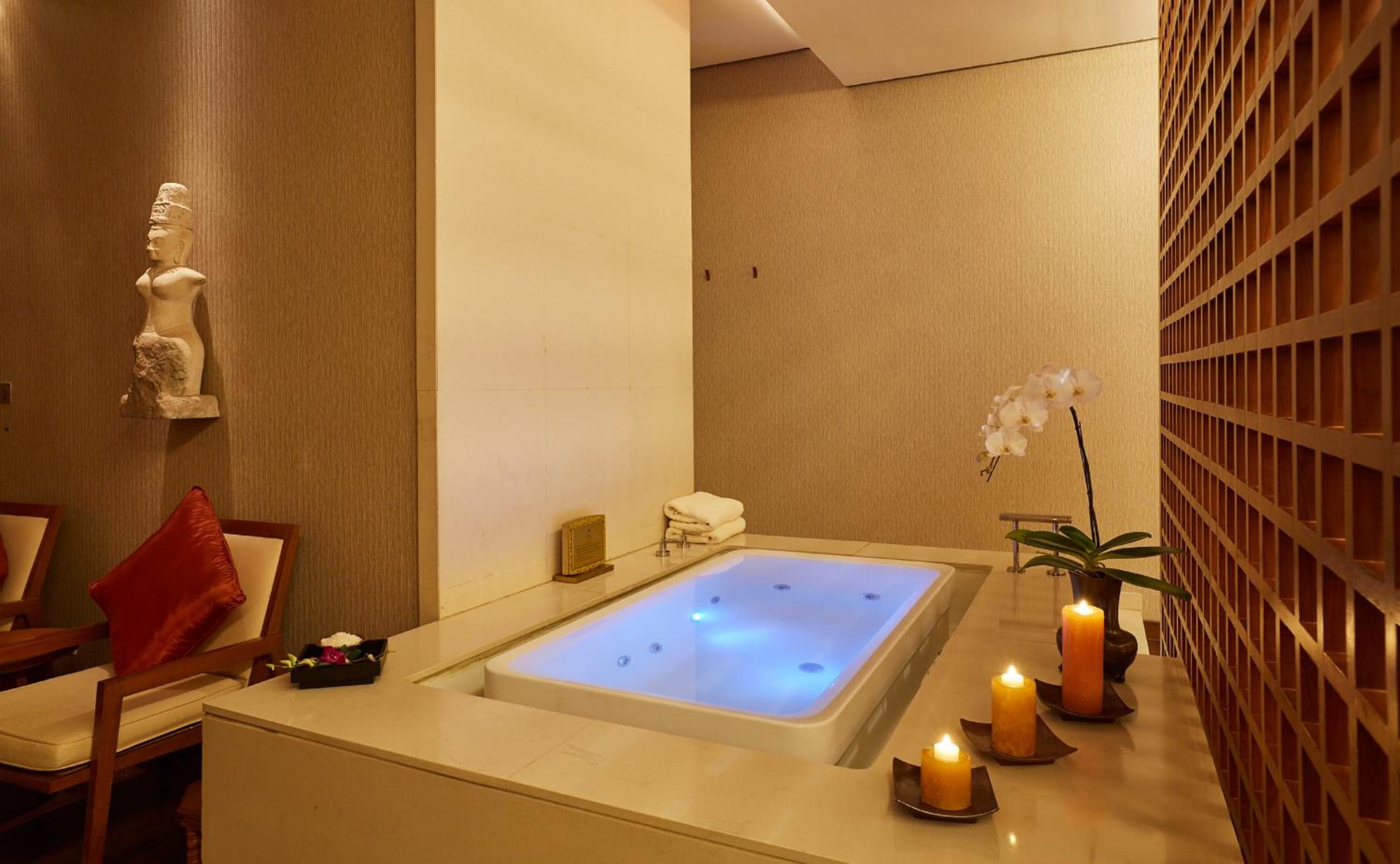 Shangri-La Bangkok hotel, 89 Soi Wat Suan Plu, Bangrak, Bangkok, Thailand — photo 127