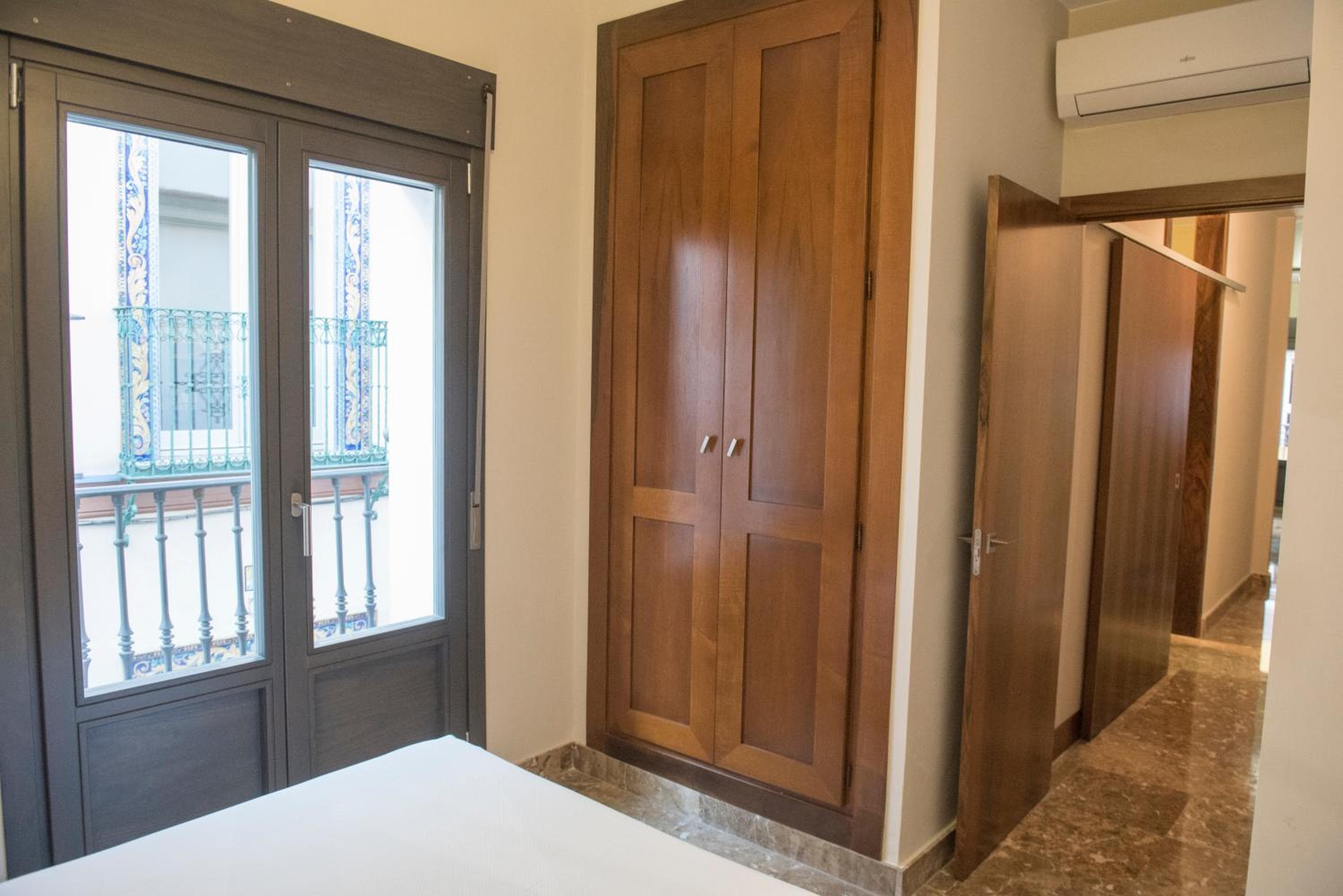 Apartamentos Luxury Puente de Triana — 5