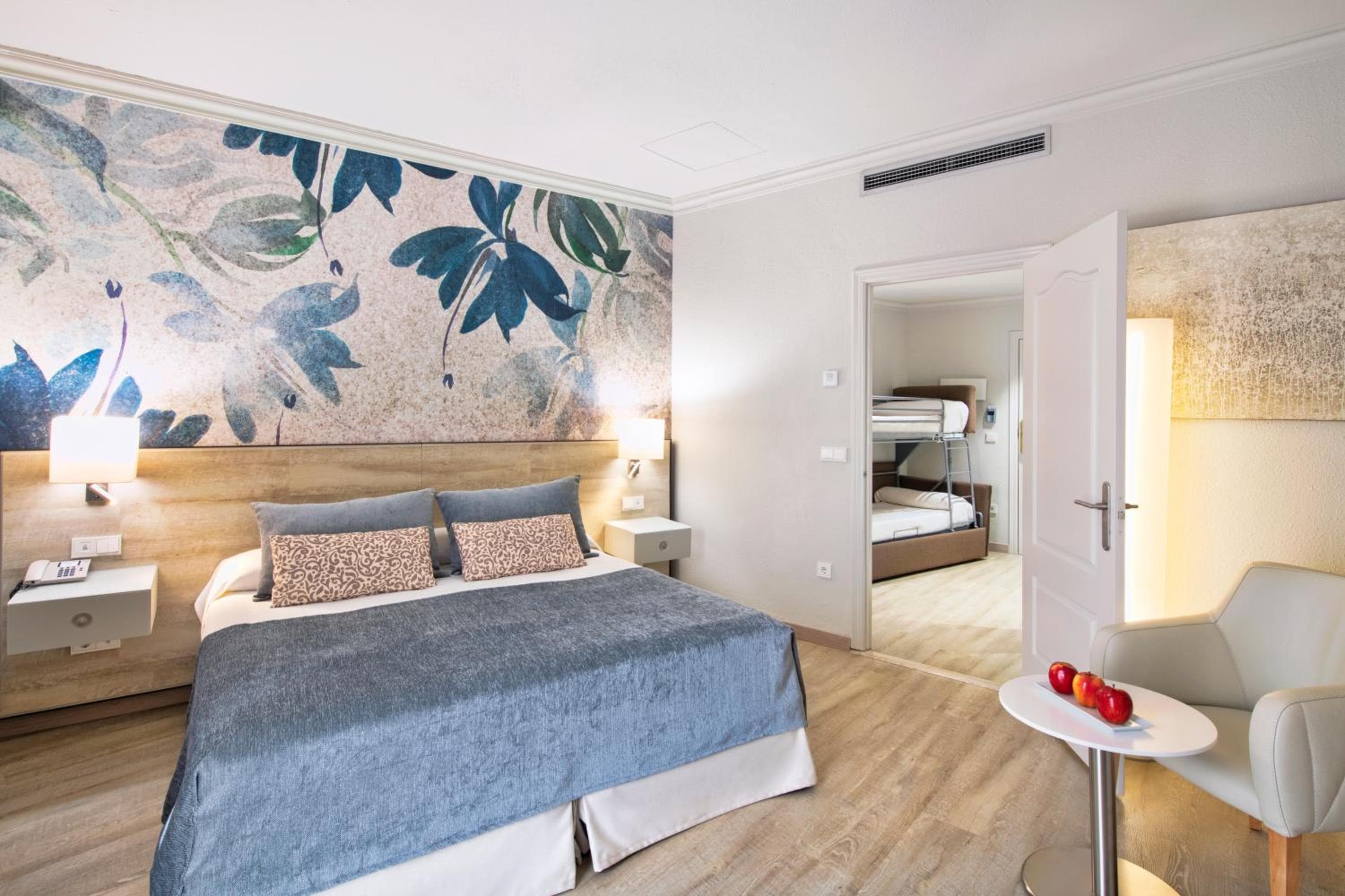 Salles Hotel Málaga Centro — 7