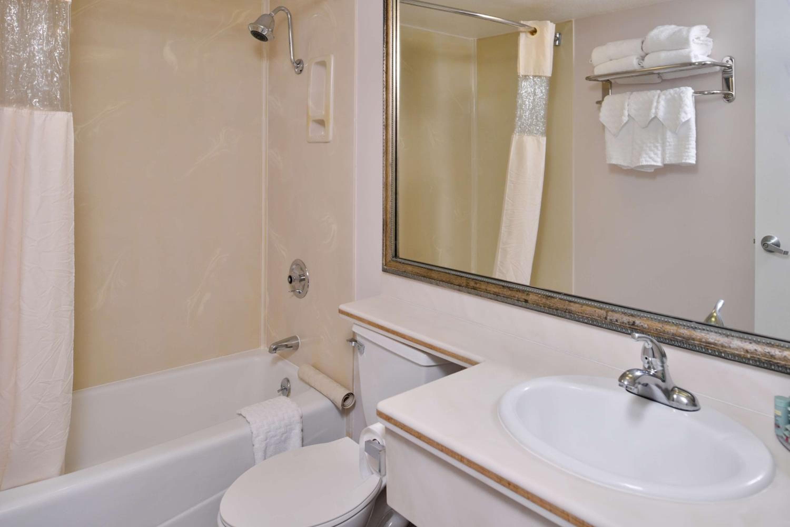 Hotel Best Western Airport Plaza Inn - Los Angeles LAX — 28