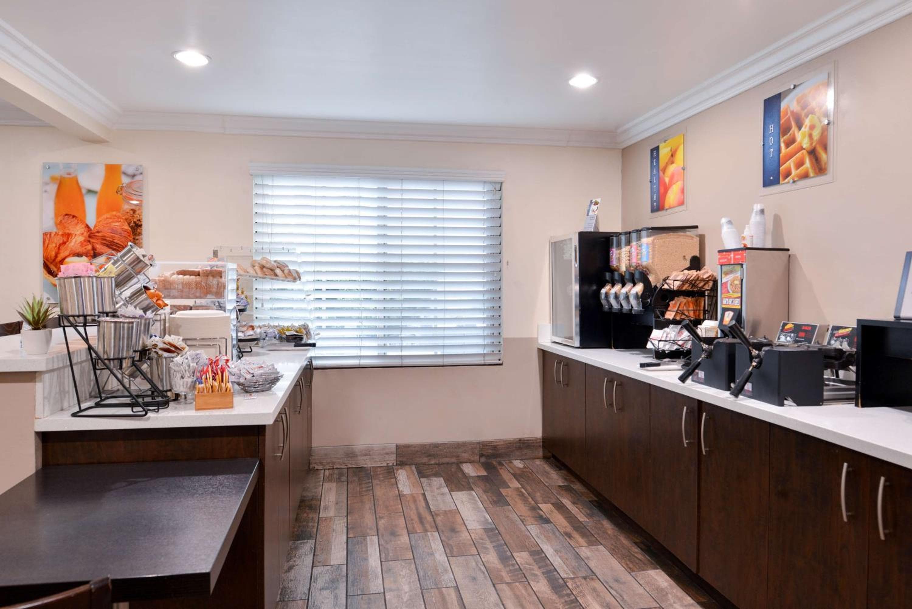 Hotel Best Western Airport Plaza Inn - Los Angeles LAX — 6