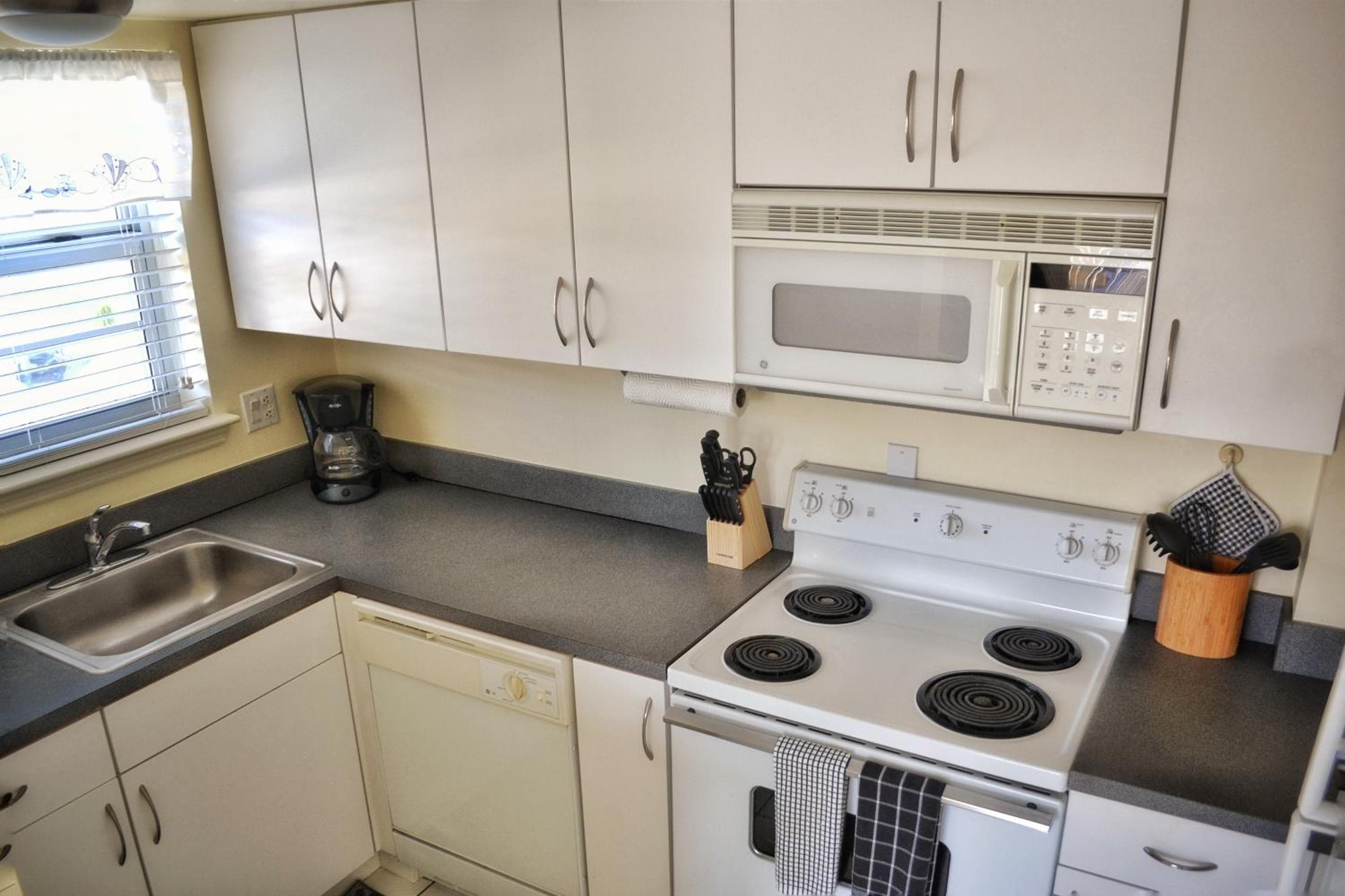 Fort Lauderdale Yacht und Beach Club 416 — 12