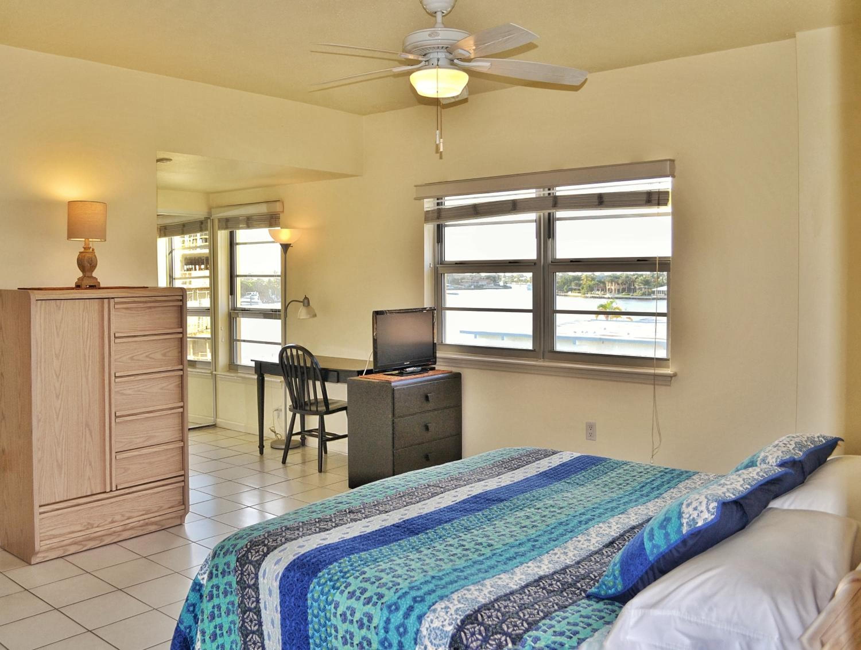 Fort Lauderdale Yacht und Beach Club 416 — 4