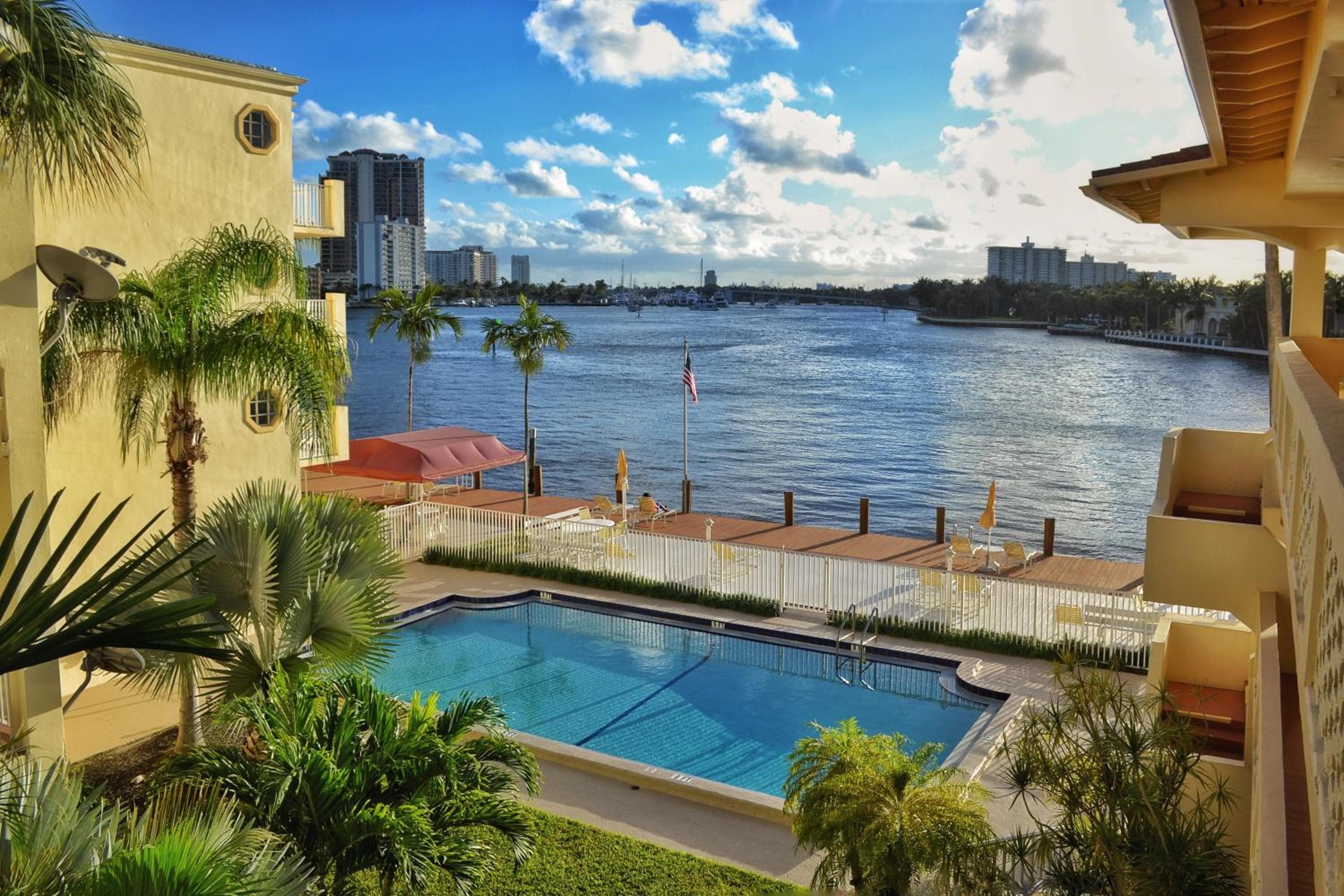 Fort Lauderdale Yacht und Beach Club 416 — 2