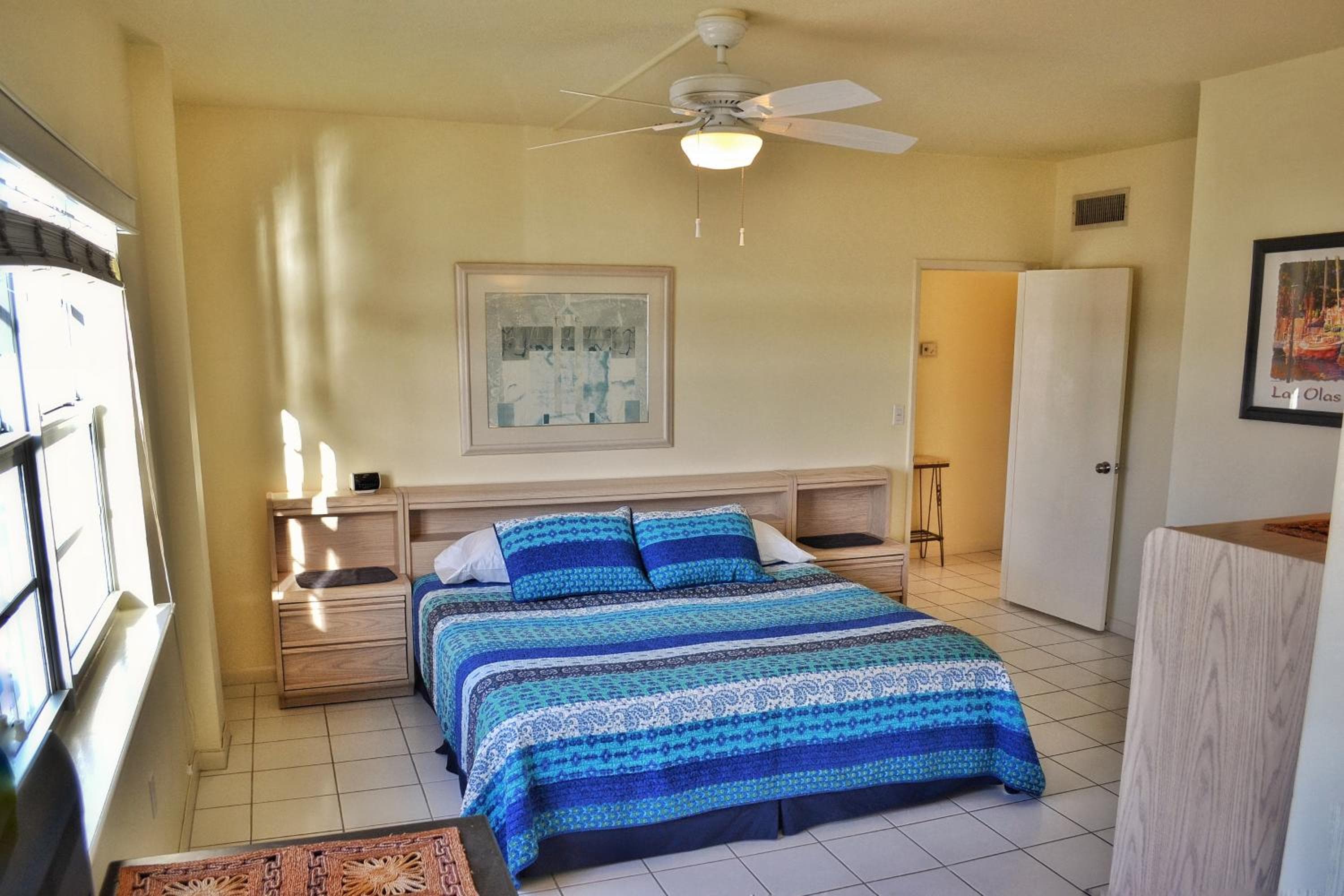 Fort Lauderdale Yacht und Beach Club 416 — 18