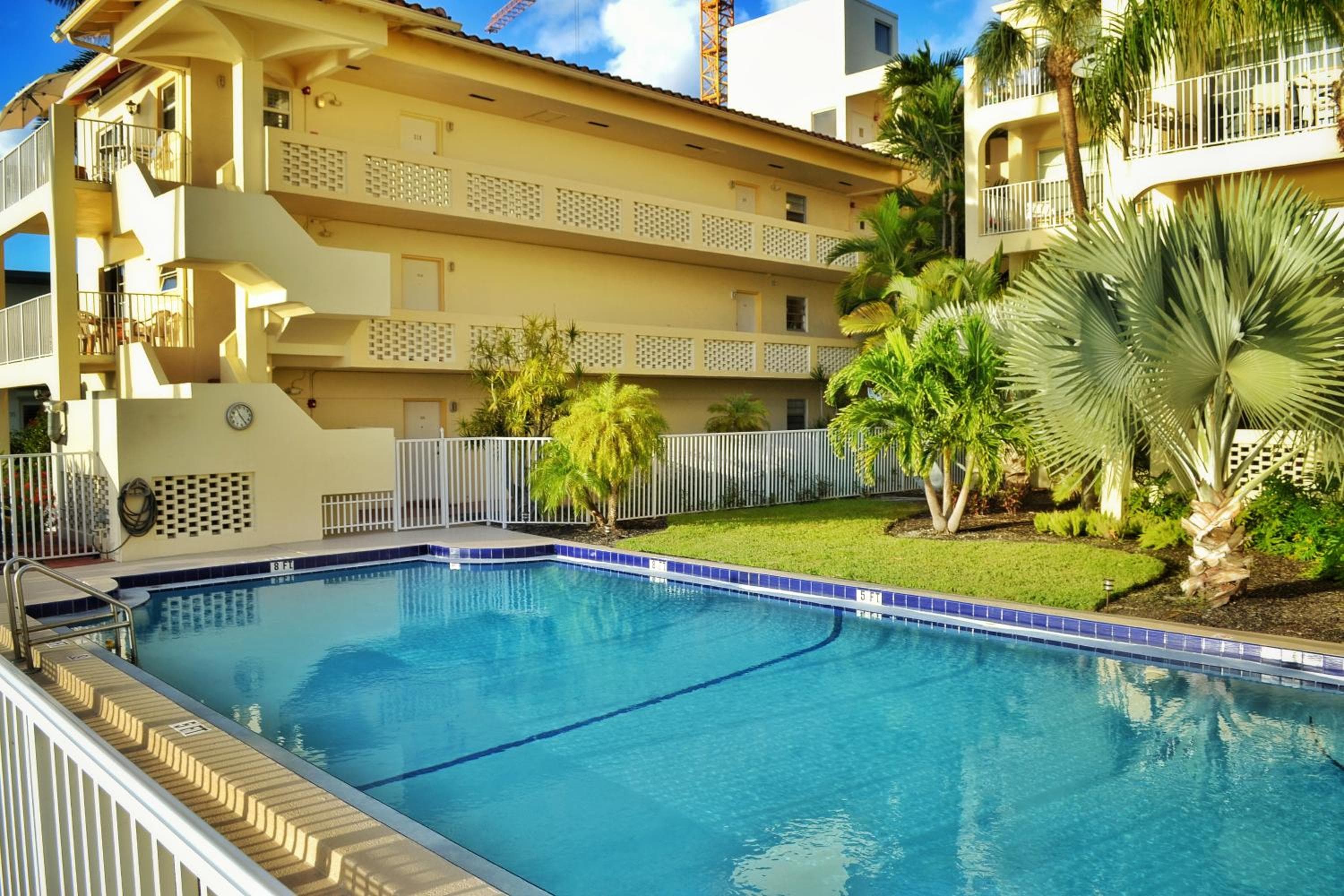 Fort Lauderdale Yacht und Beach Club 416 — 22