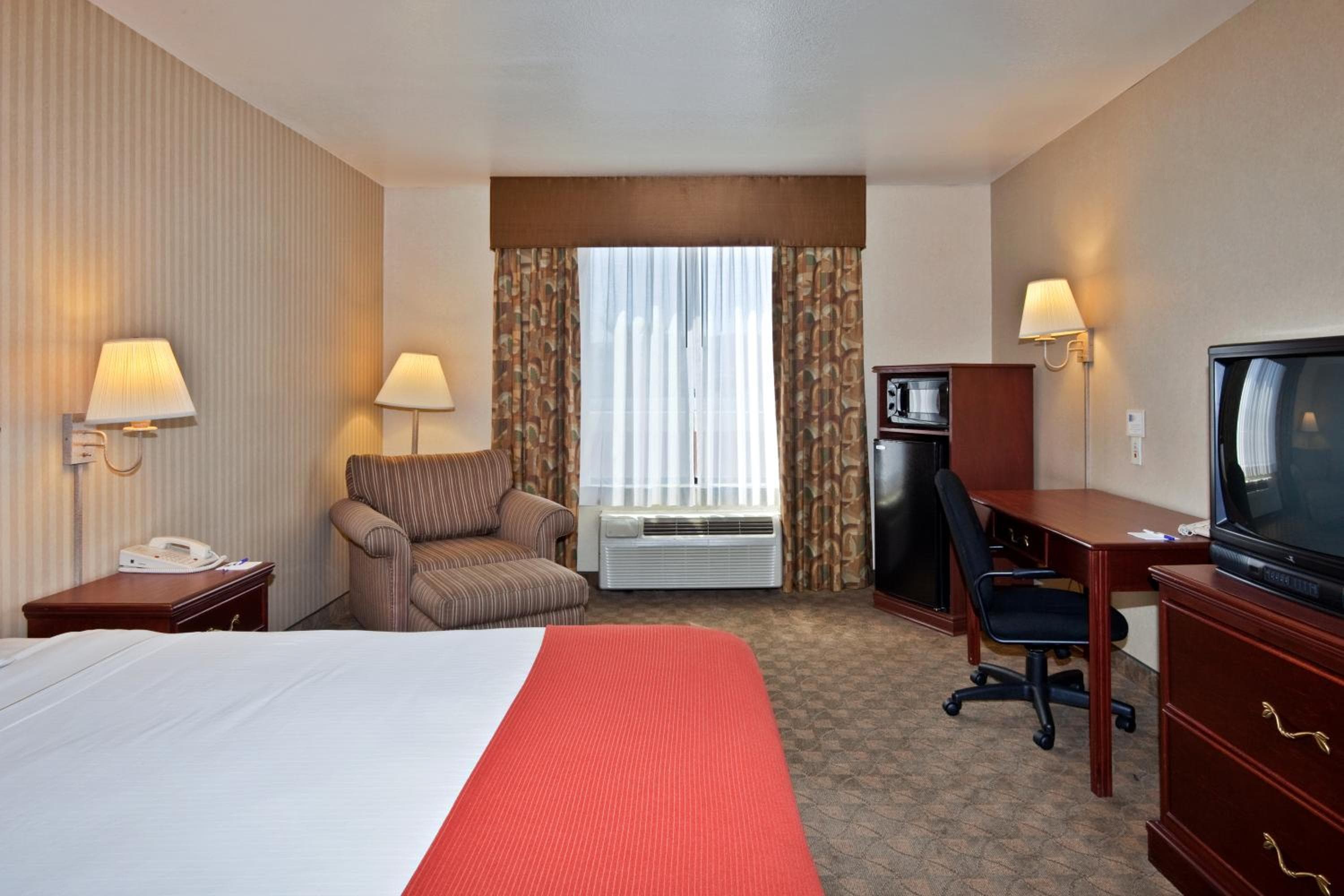 Holiday Inn Express Hotel and Suites - Henderson, un hotel IHG — 4