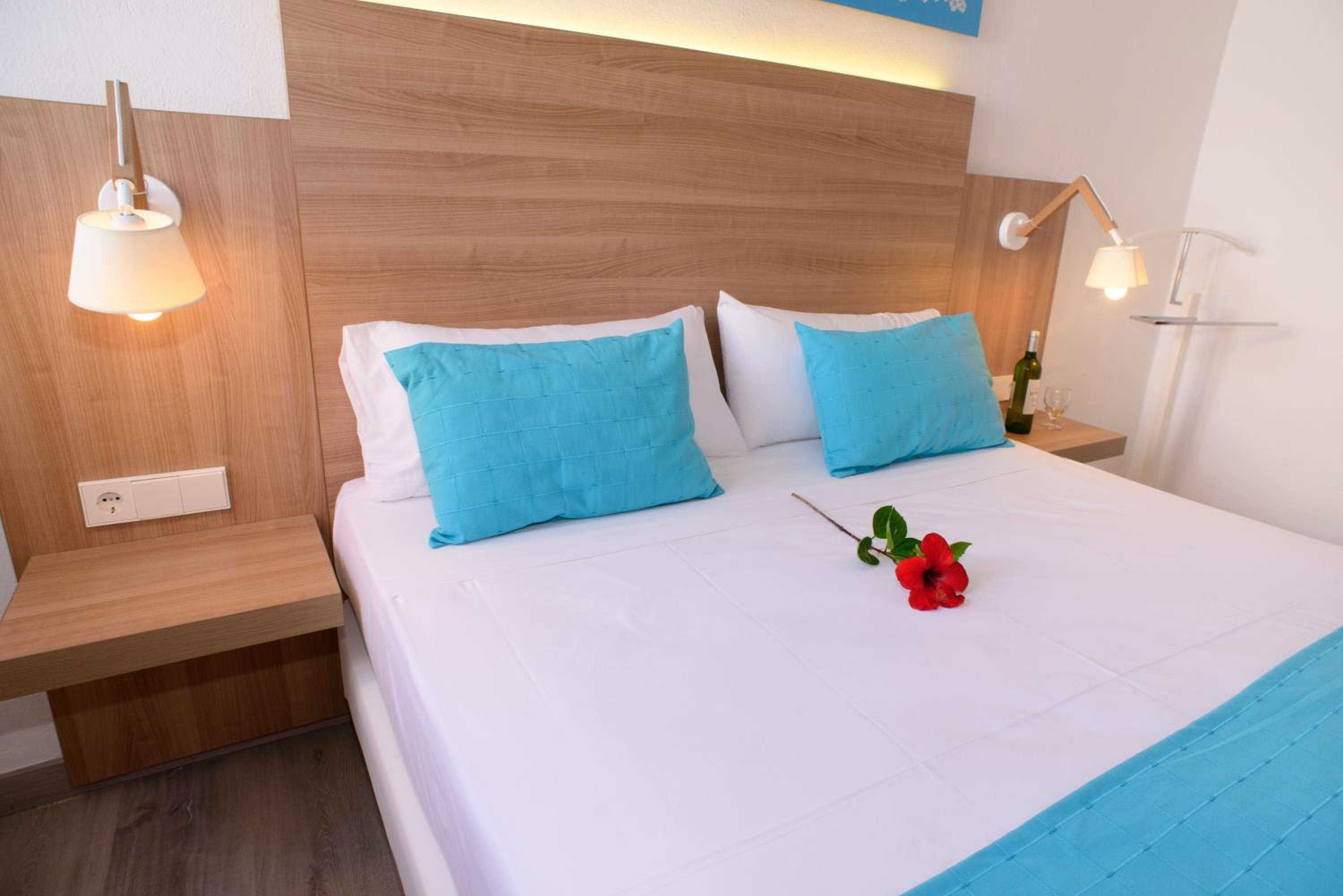 Cala Llenya Resort Ibiza — 24