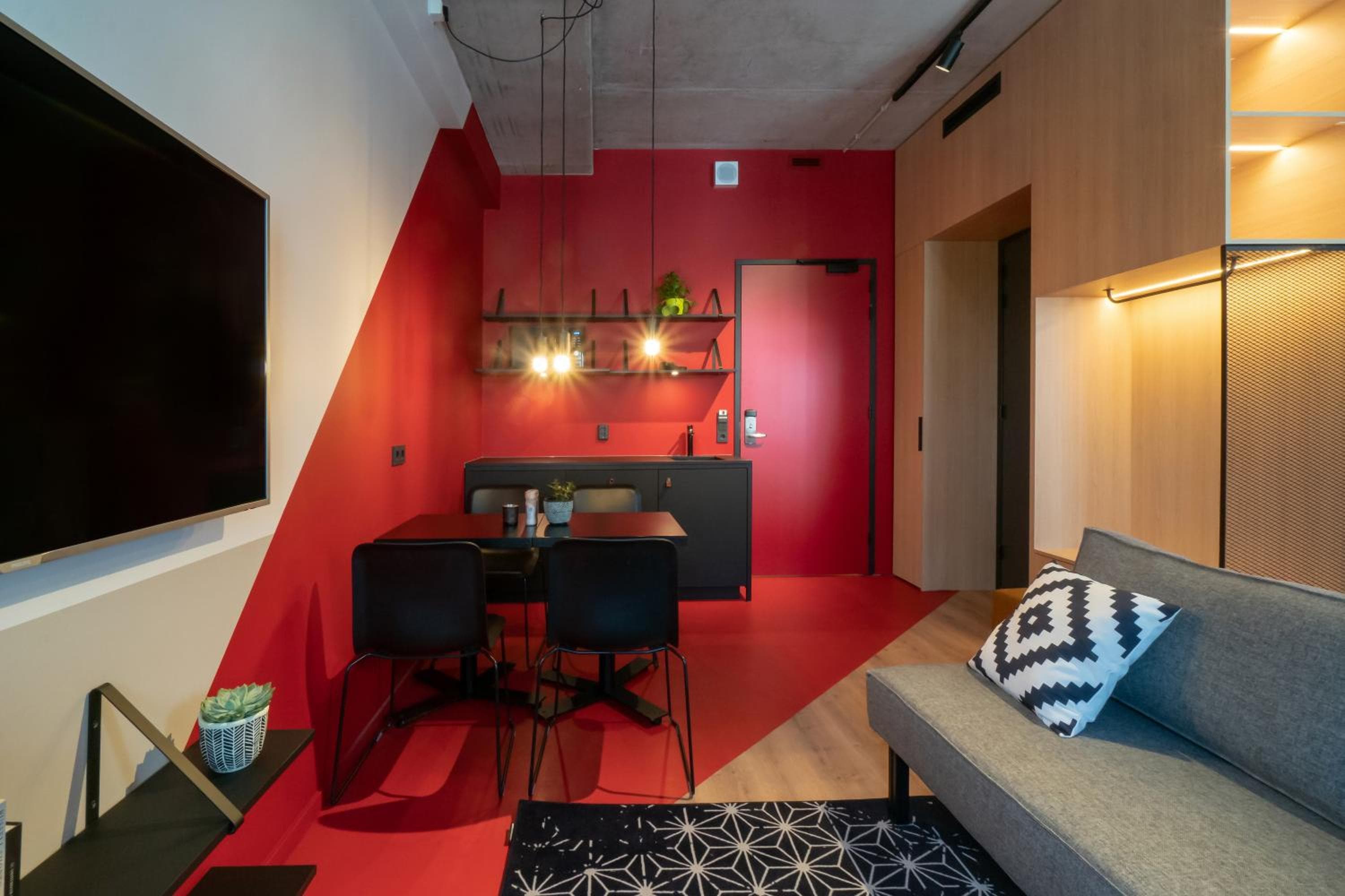 Vía Suites — 3