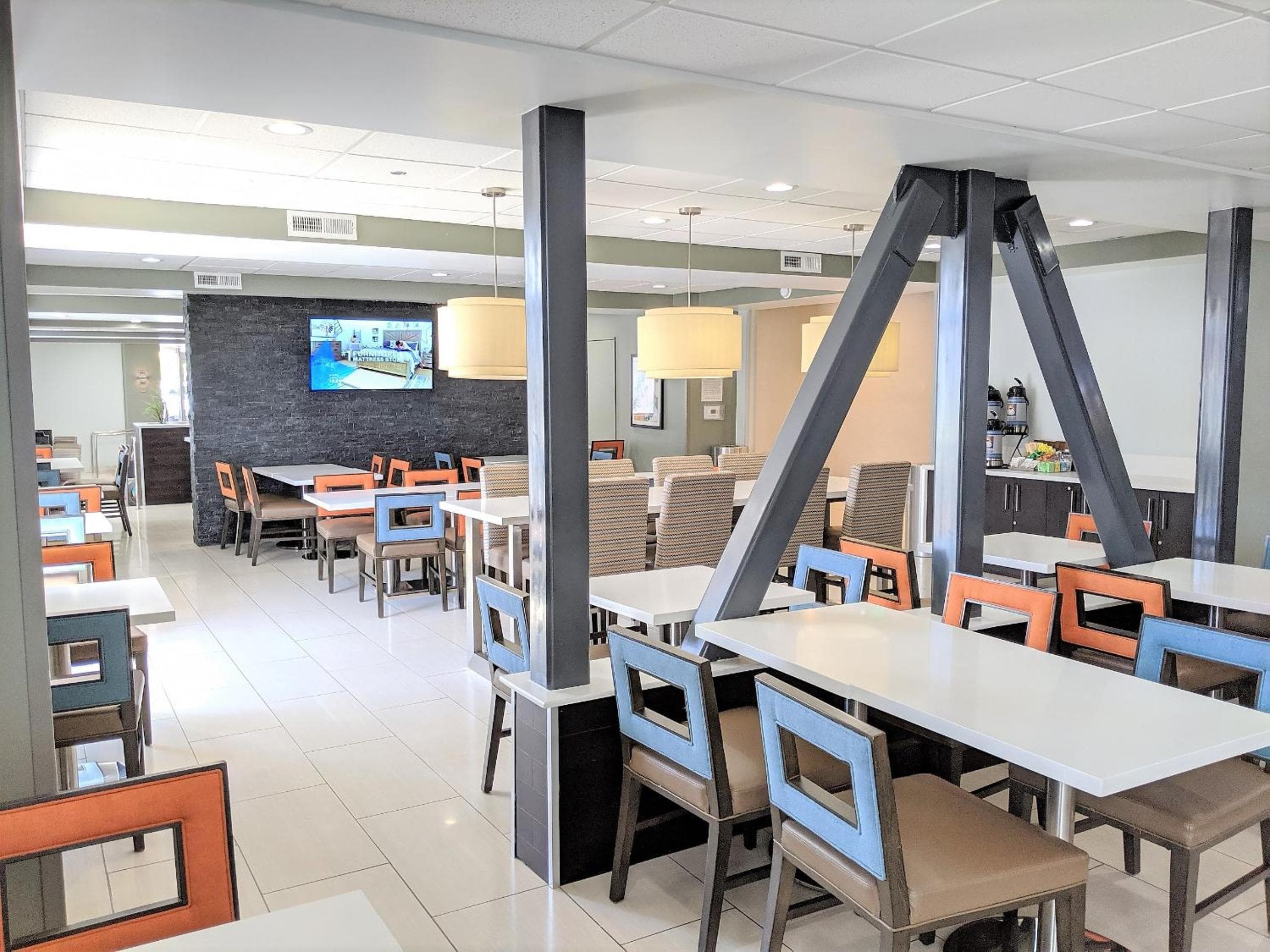 Best Western Plus Commerce Hotel — 23