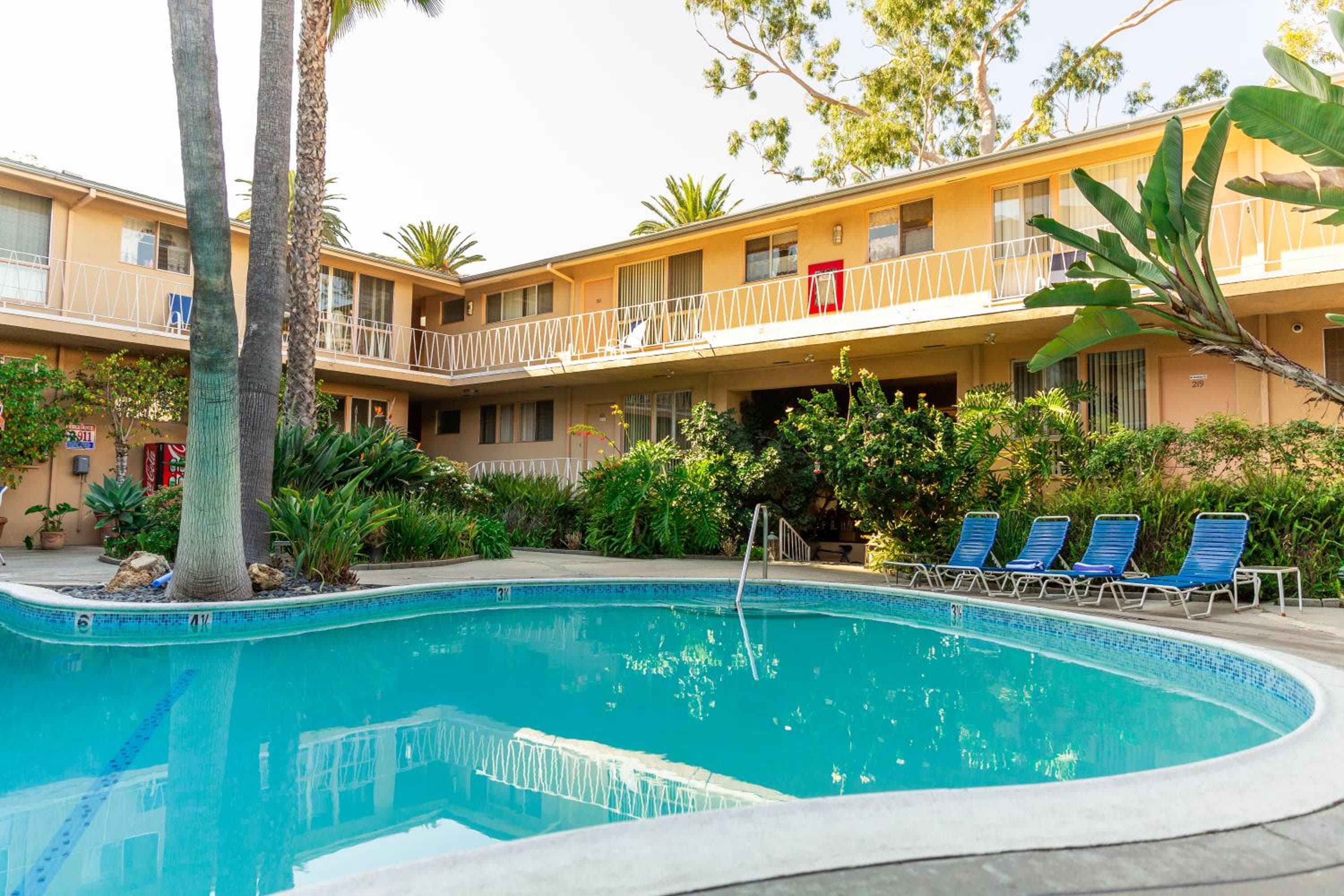Hotel Cal Mar Suites — 7