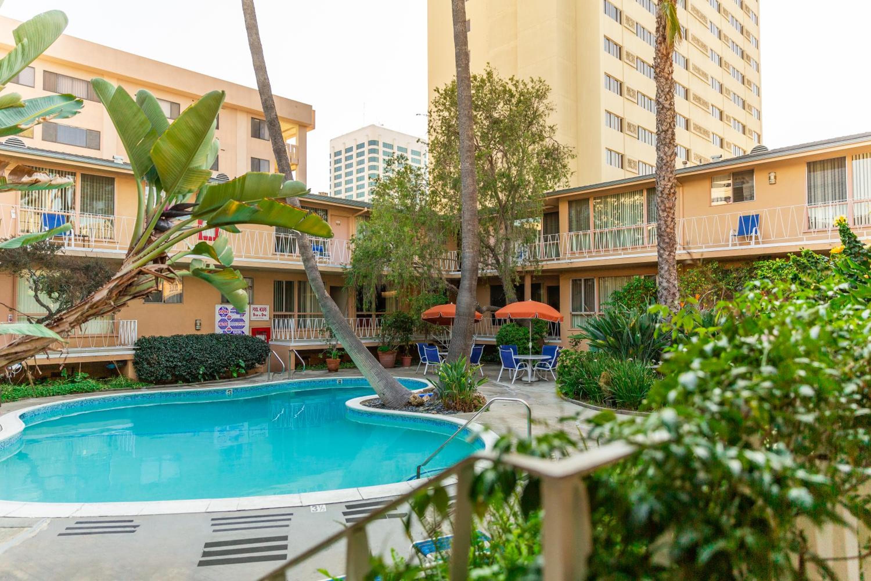 Hotel Cal Mar Suites — 9