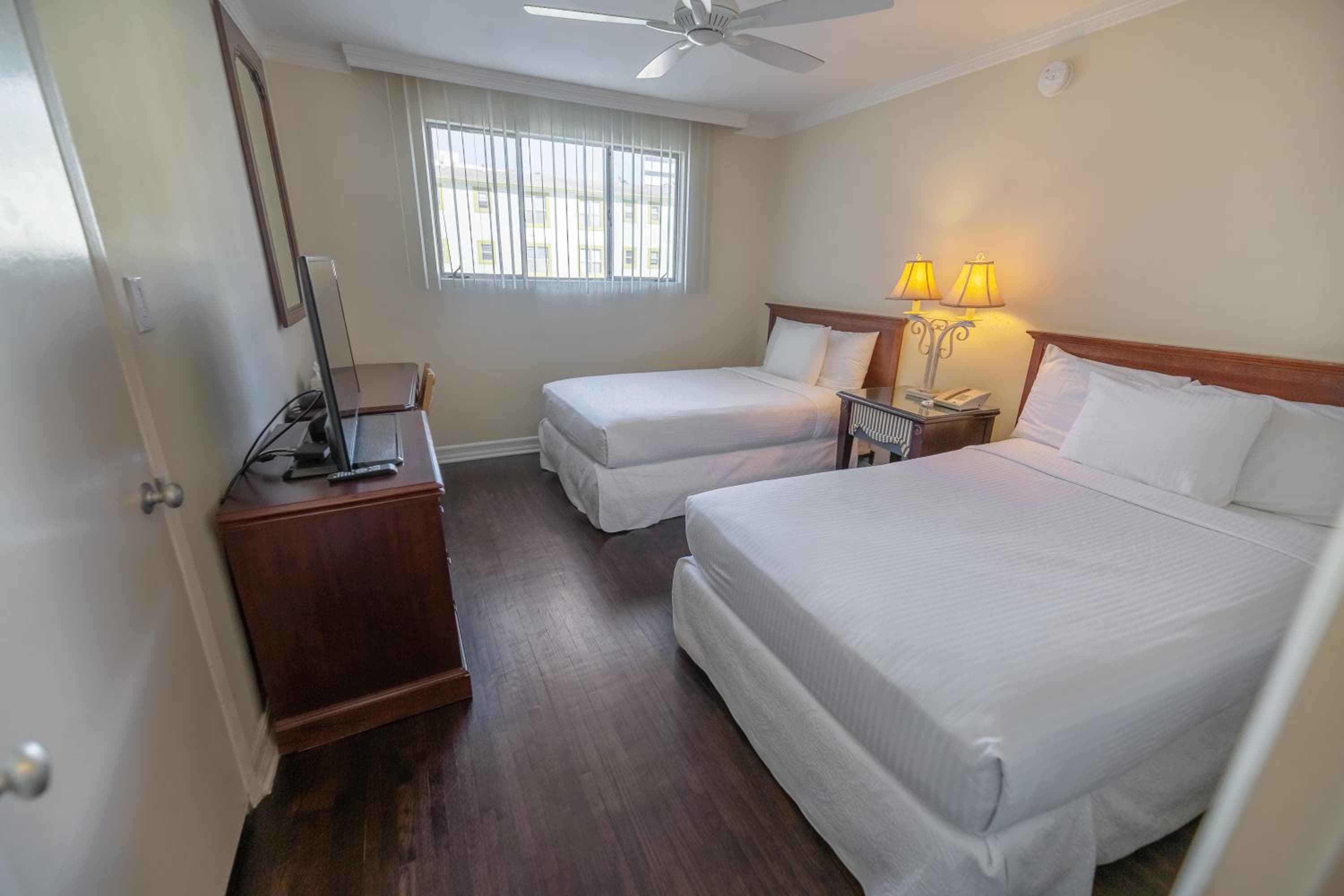 Hotel Cal Mar Suites — 10
