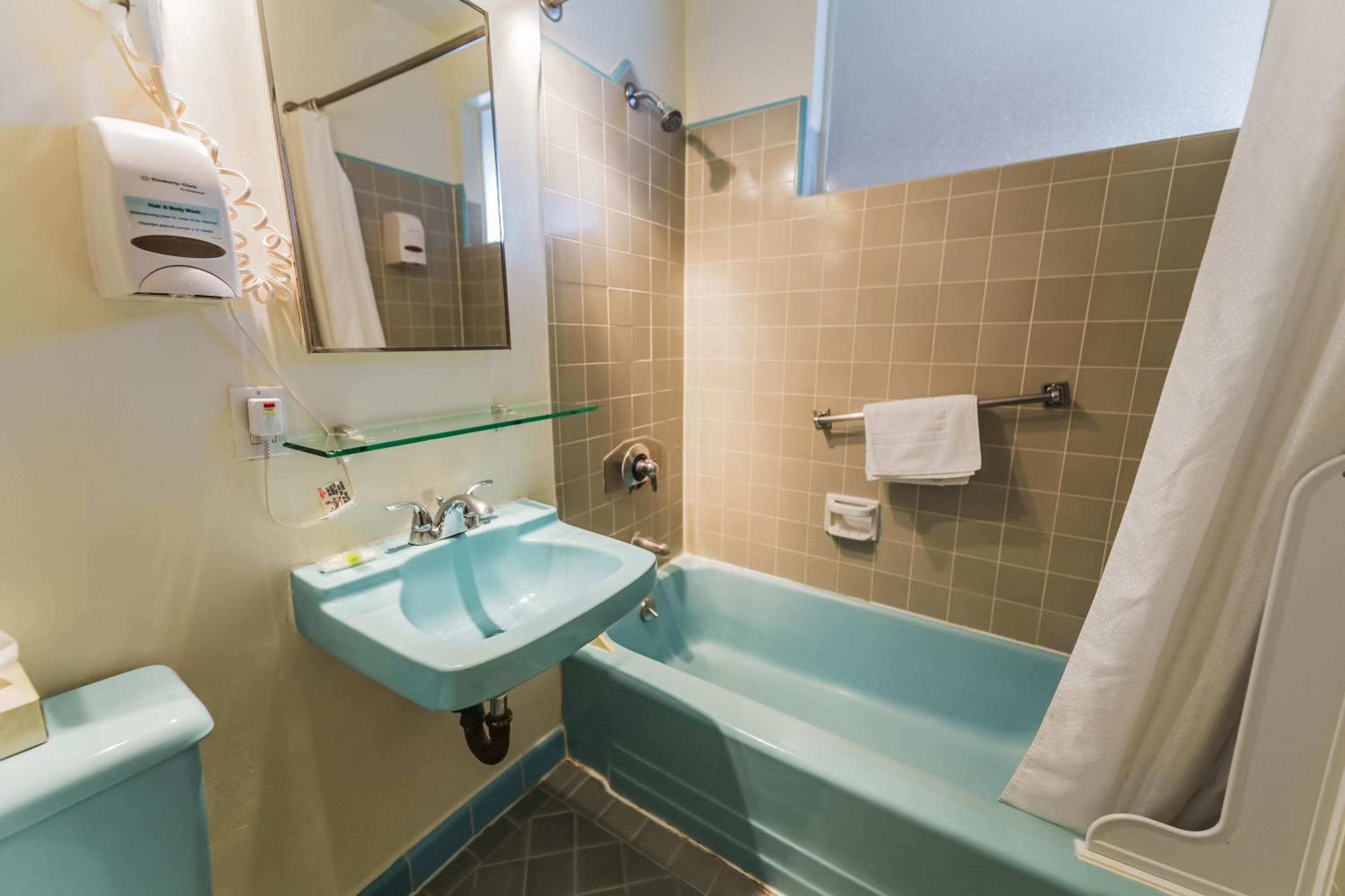 Hotel Cal Mar Suites — 12