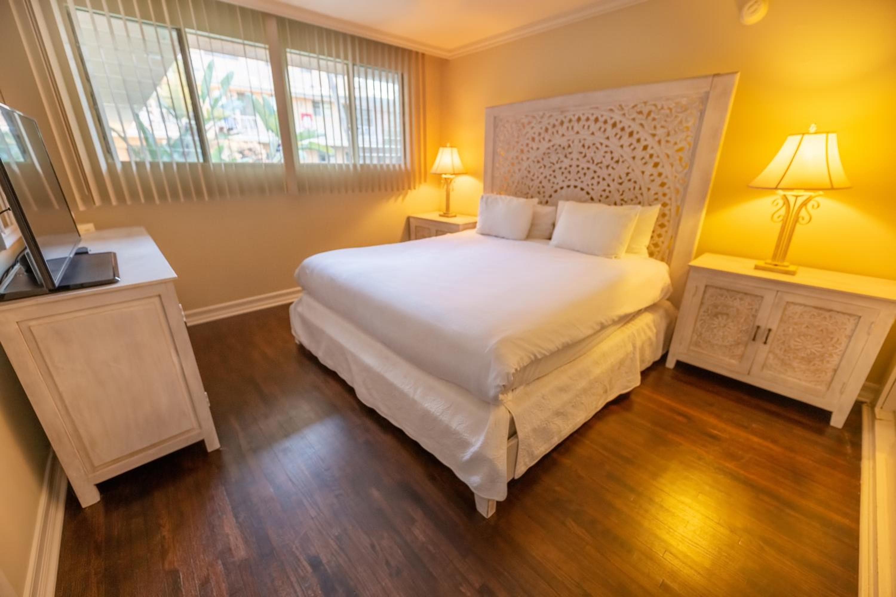 Hotel Cal Mar Suites — 18