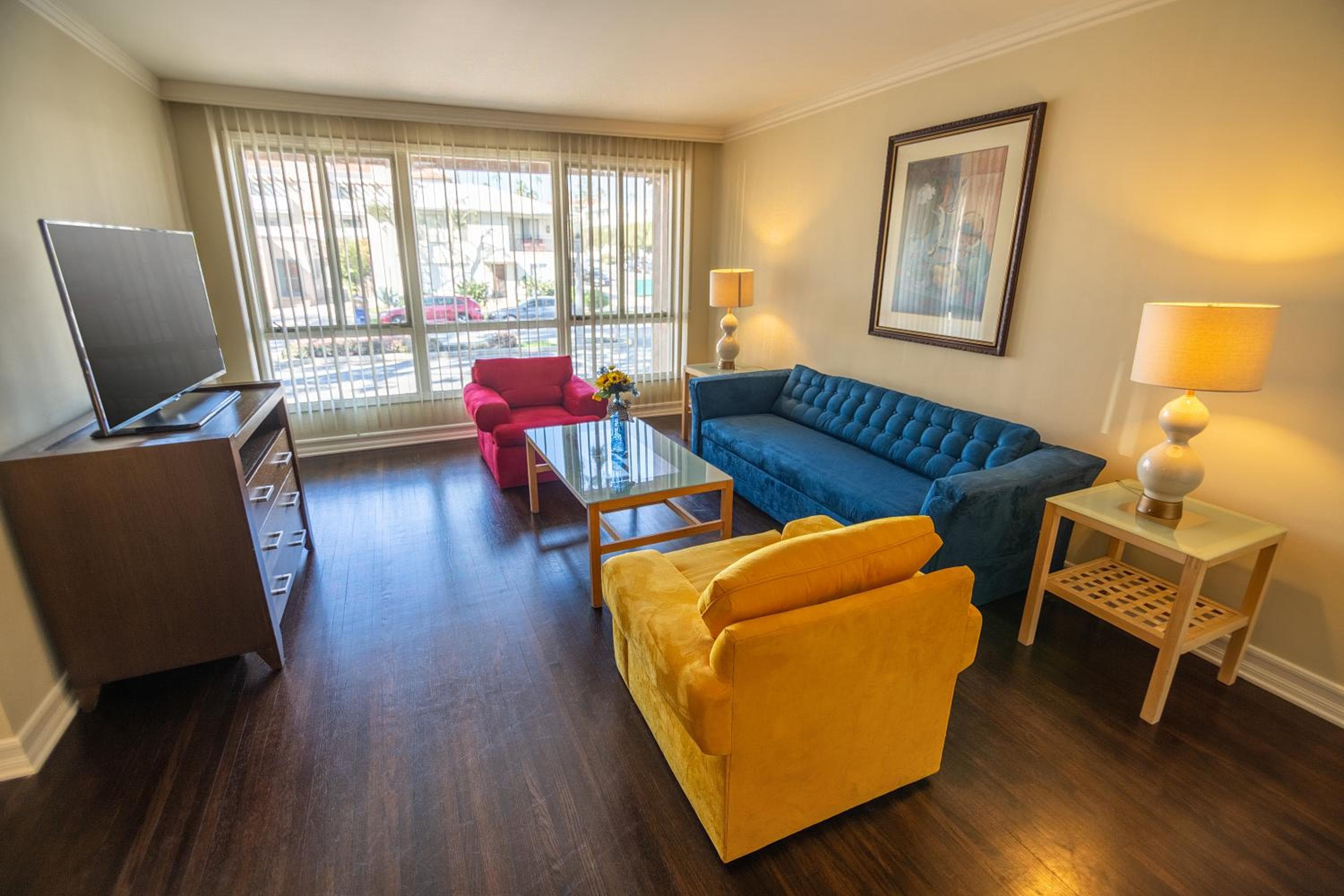 Hotel Cal Mar Suites — 16