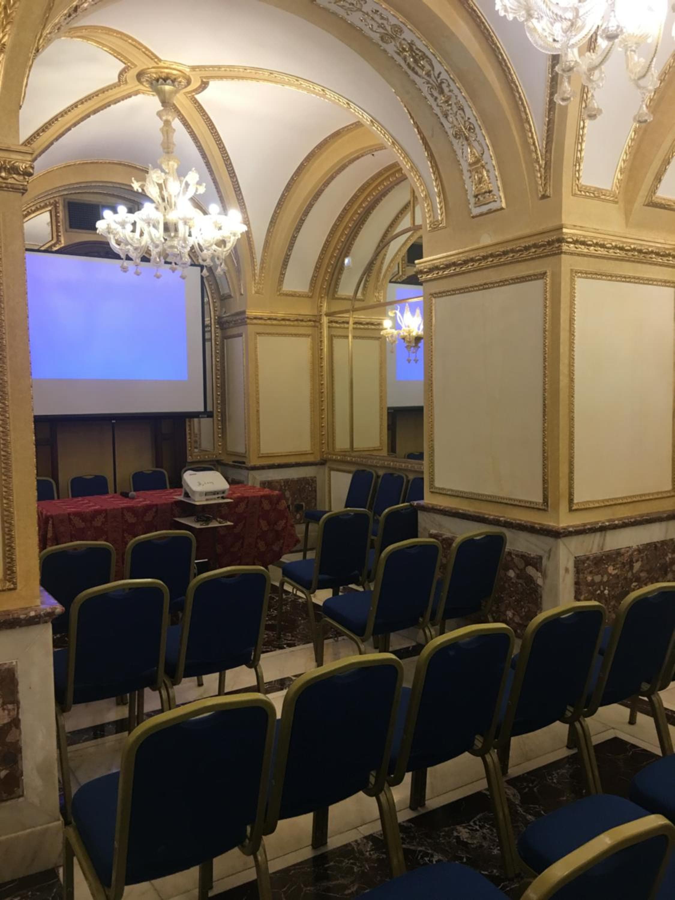 Hotel Des Epoques — 6
