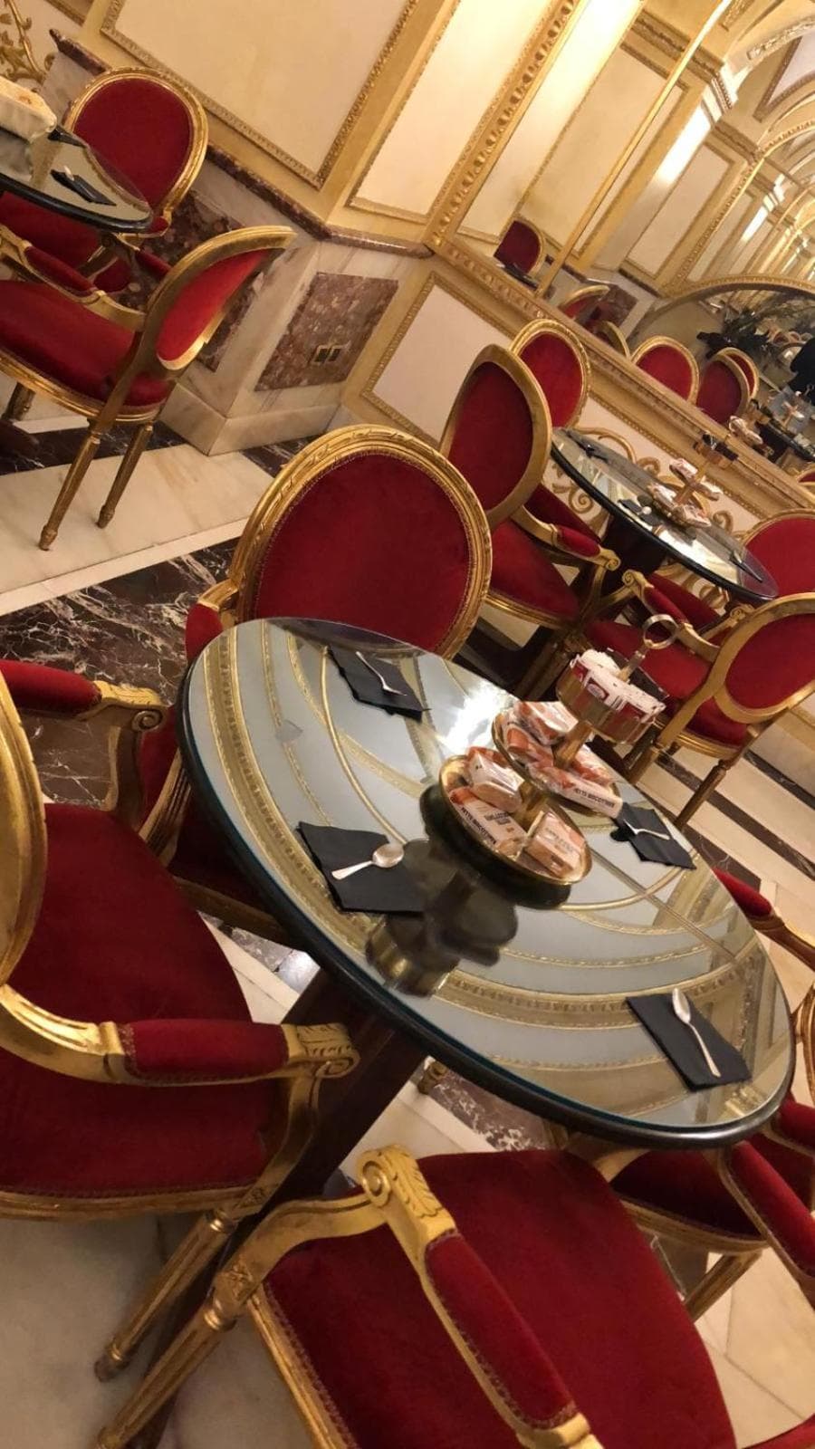 Hotel Des Epoques — 12
