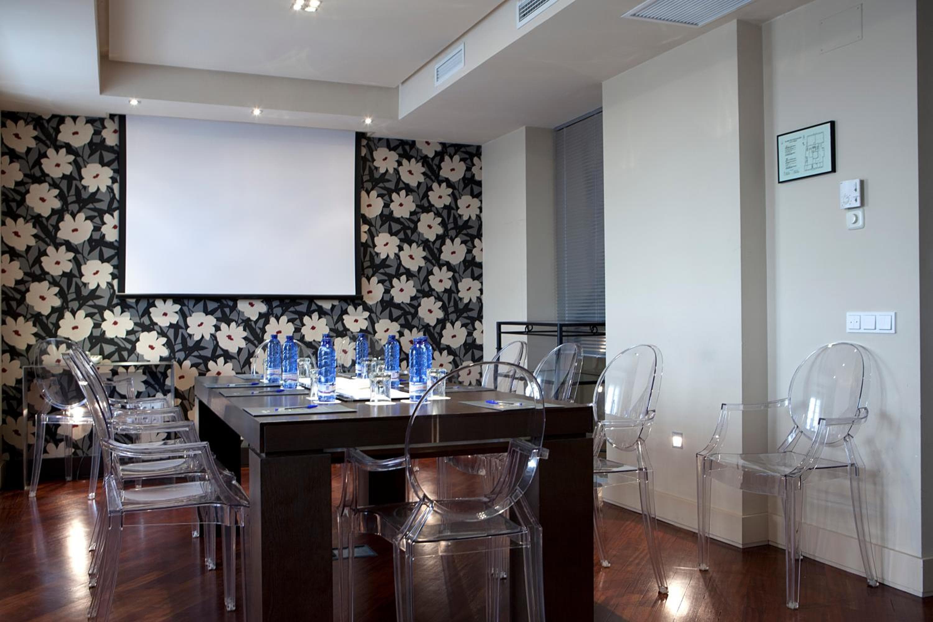 Hotel Moderno Puerta del Sol — 28