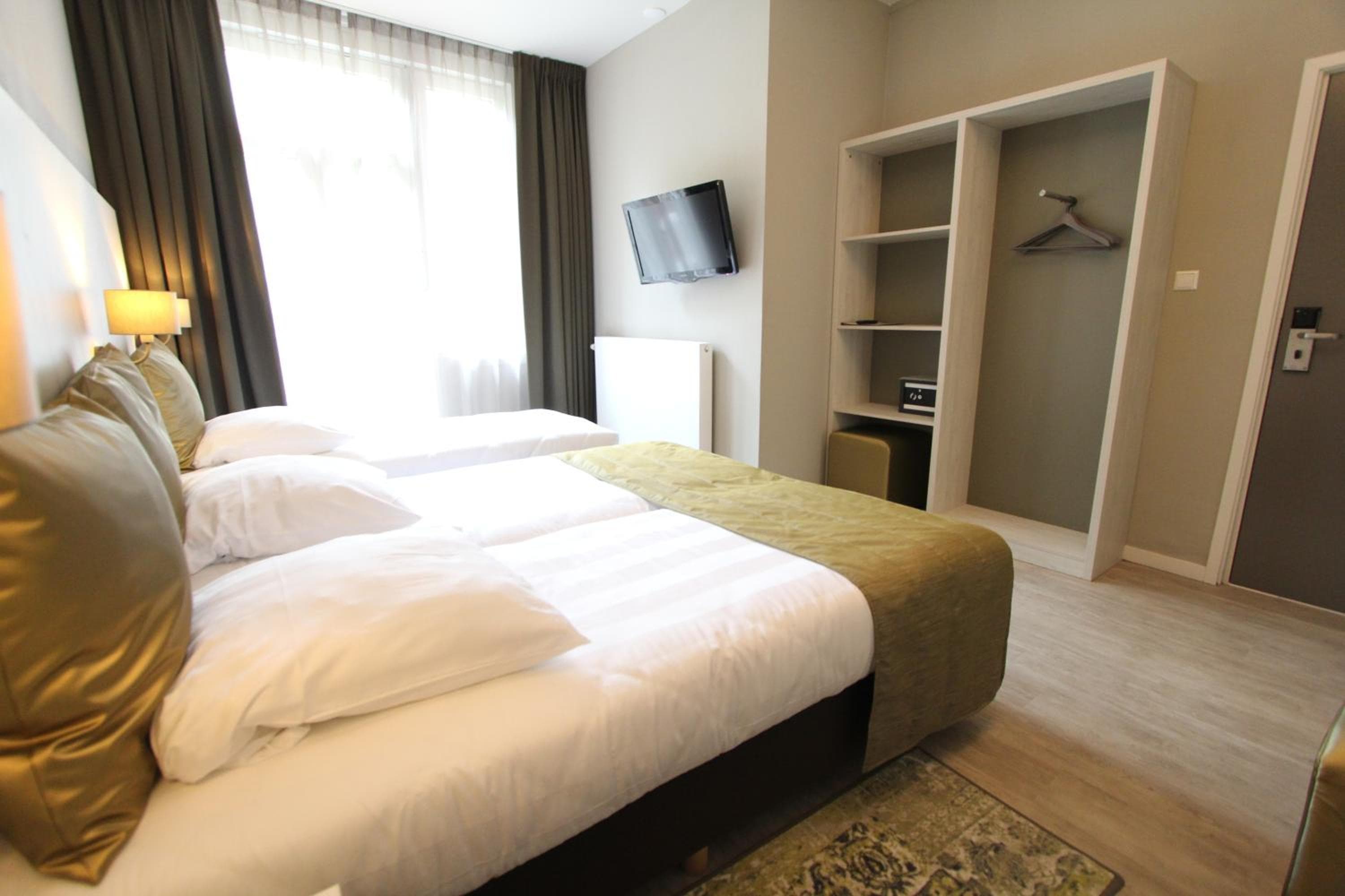 Apple Inn Hotel — 4