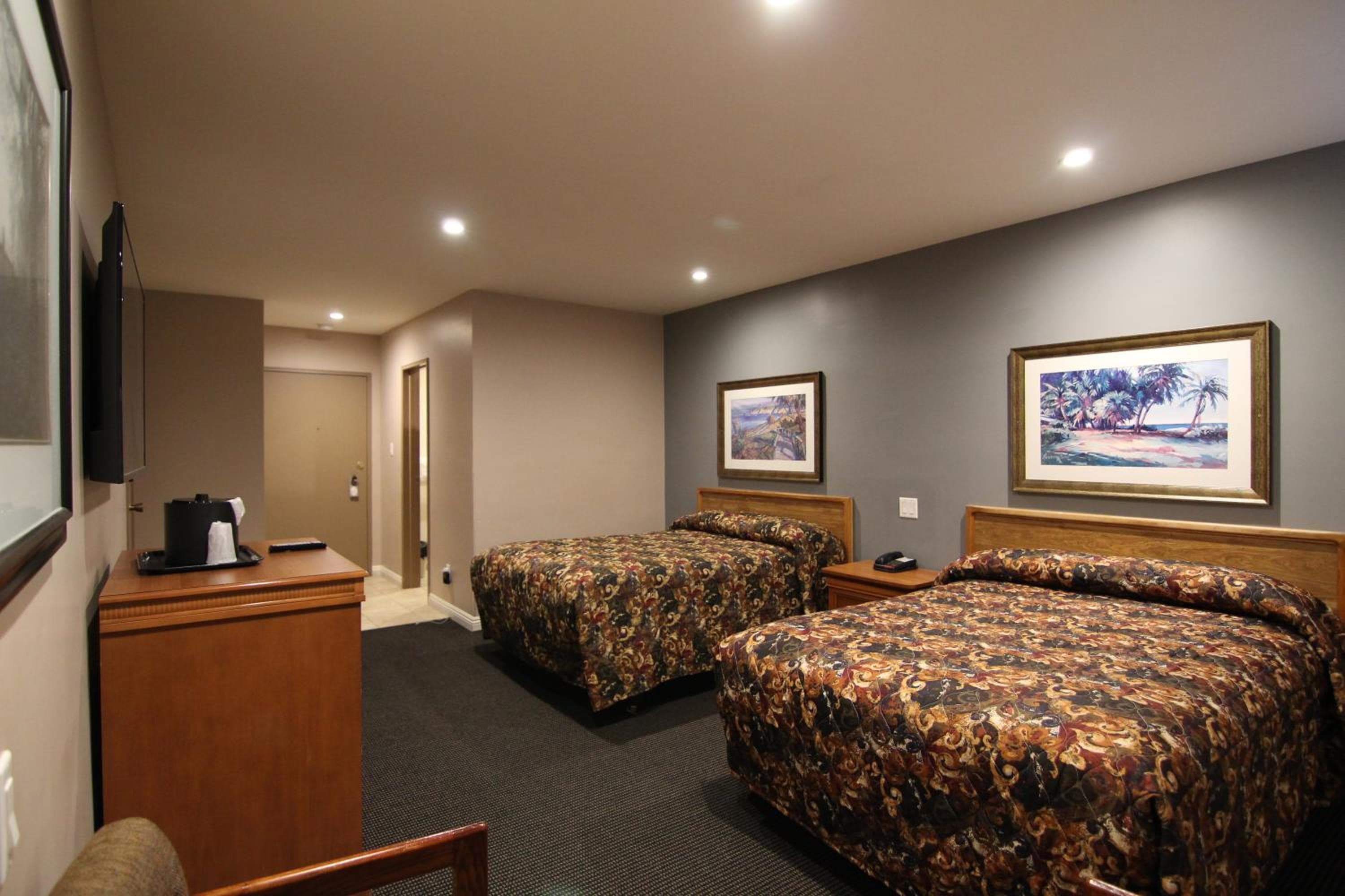 Dunes Inn - Wilshire — 13