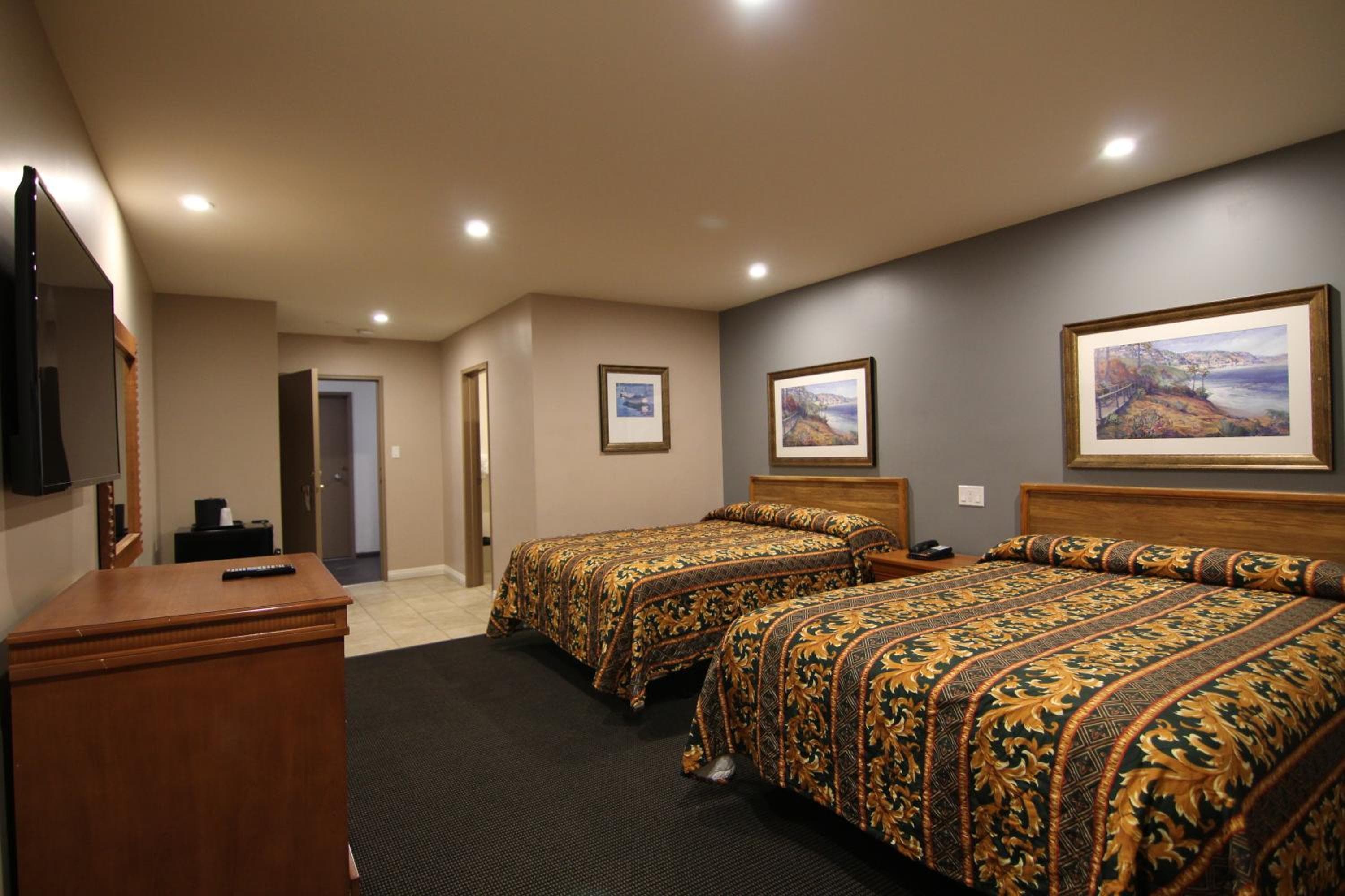 Dunes Inn - Wilshire — 12