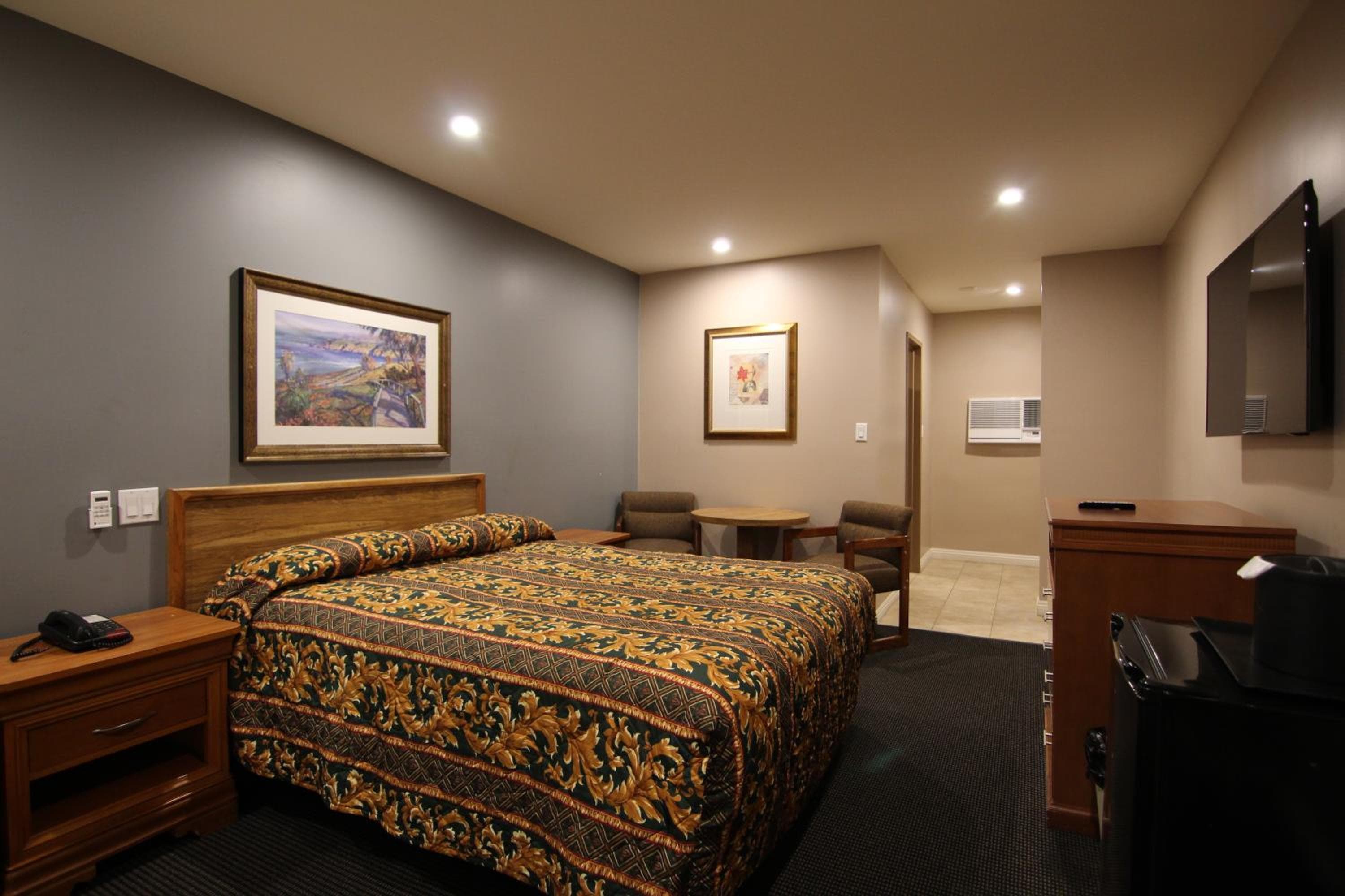 Dunes Inn - Wilshire — 8