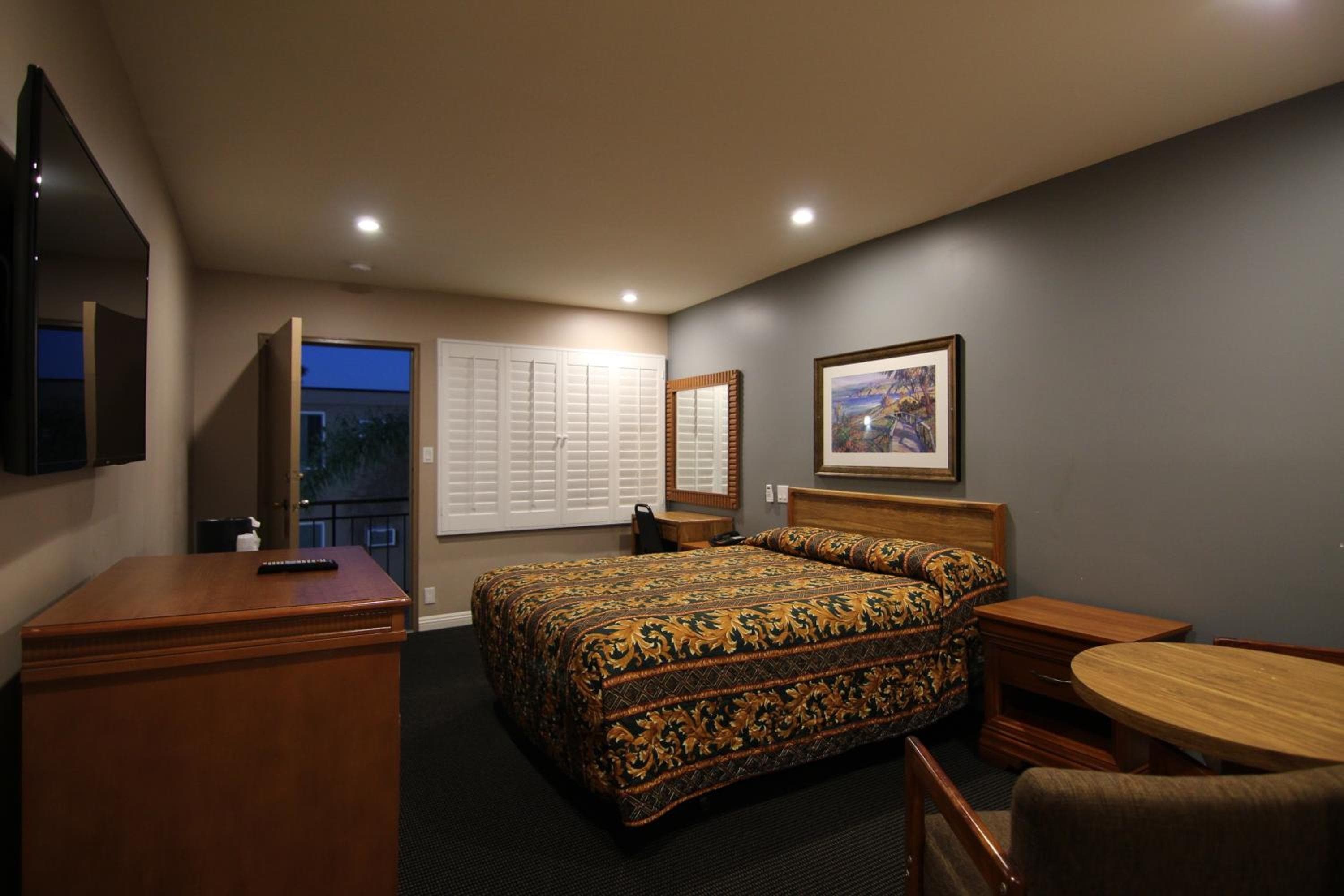Dunes Inn - Wilshire — 11