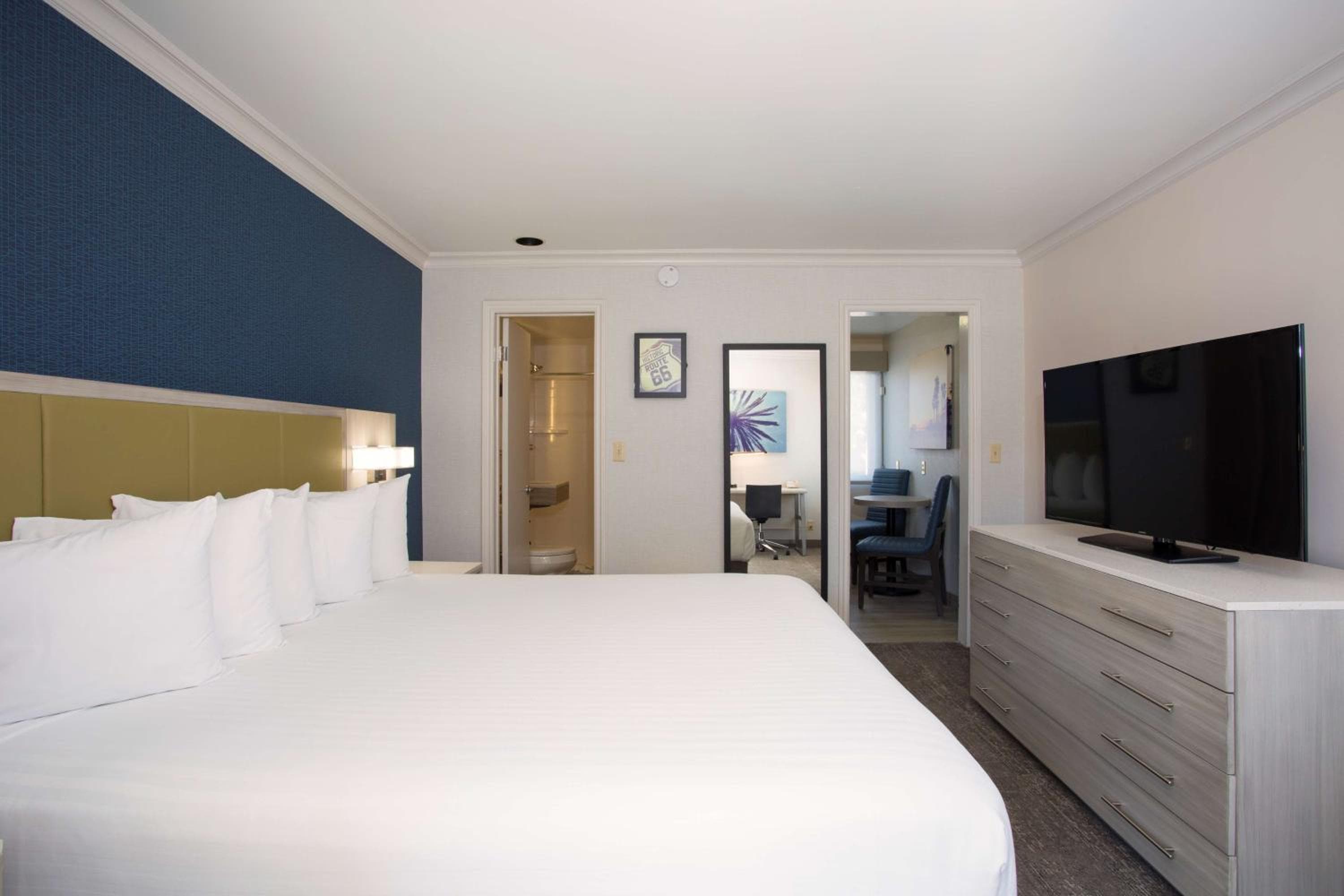 SureStay Hotel by Best Western Santa Monica — 6