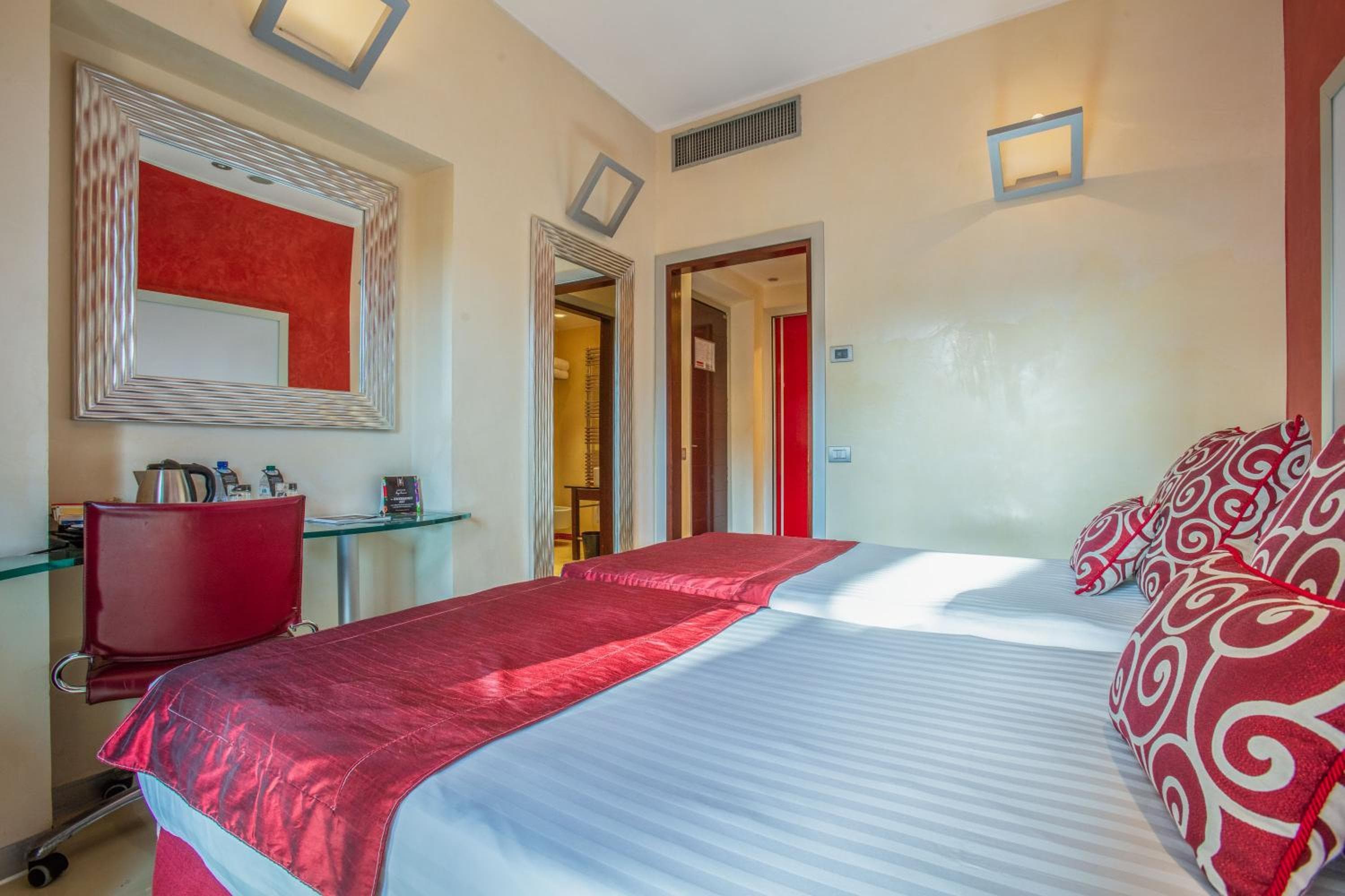 Hotel La Griffe Roma — 29