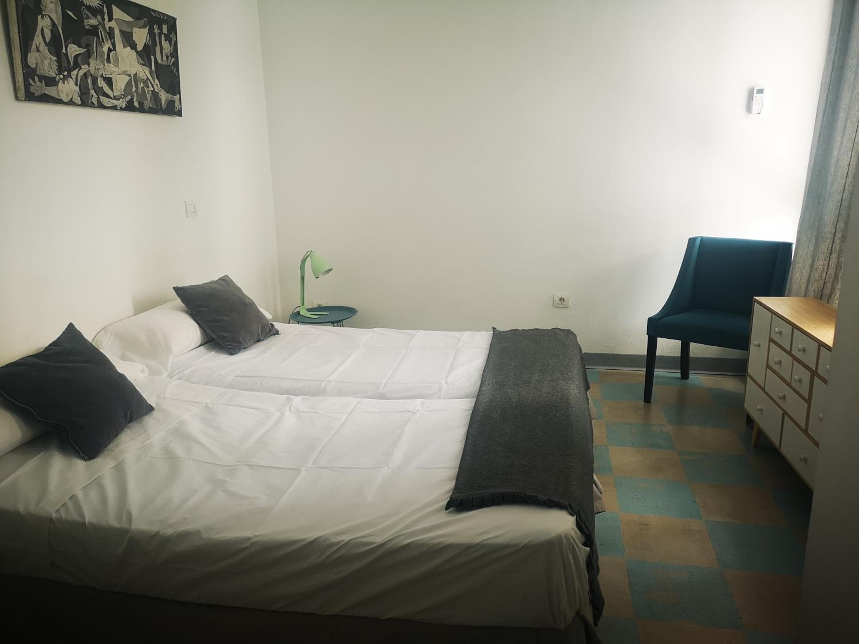 Feel Hostels Soho Malaga — 10