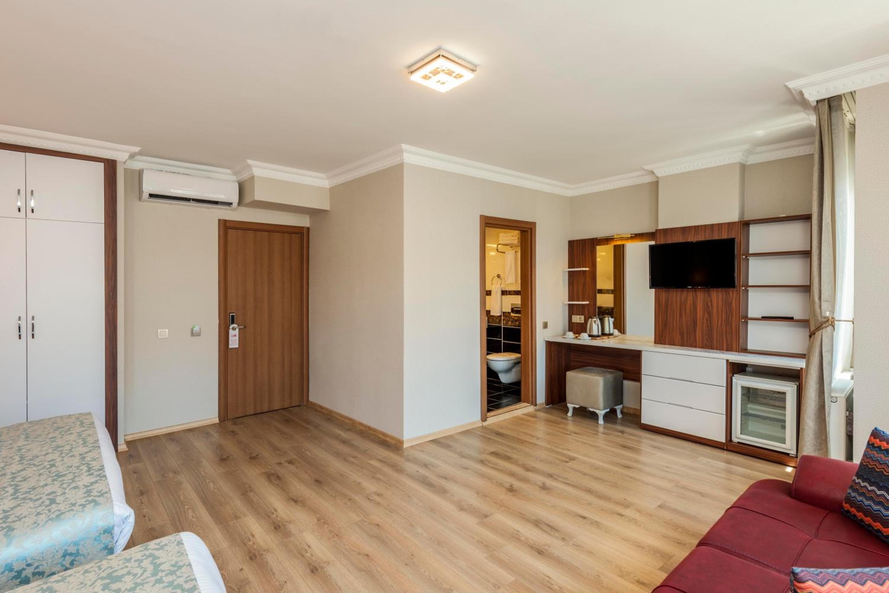 Kupeli Hotel — 25