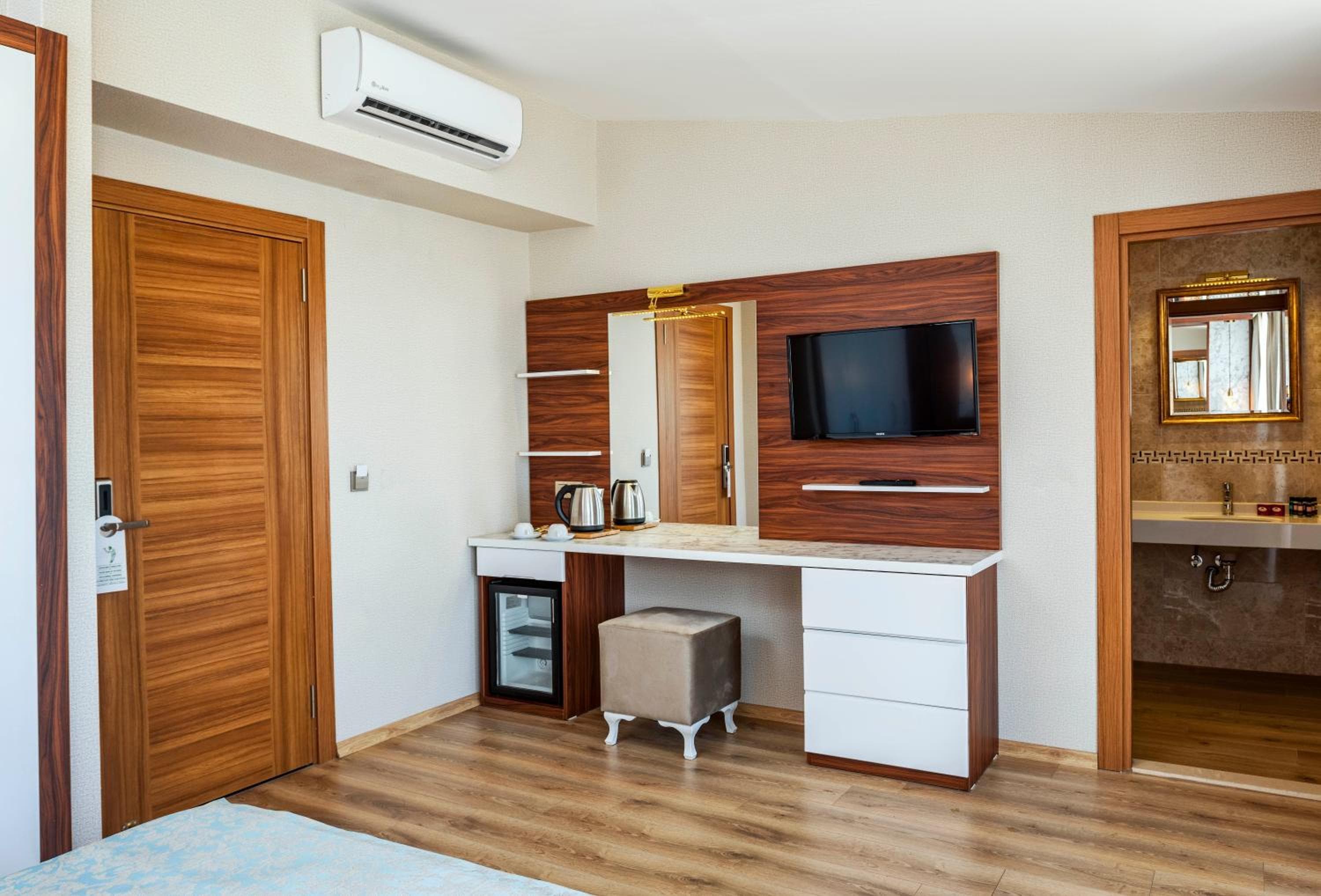 Kupeli Hotel — 4
