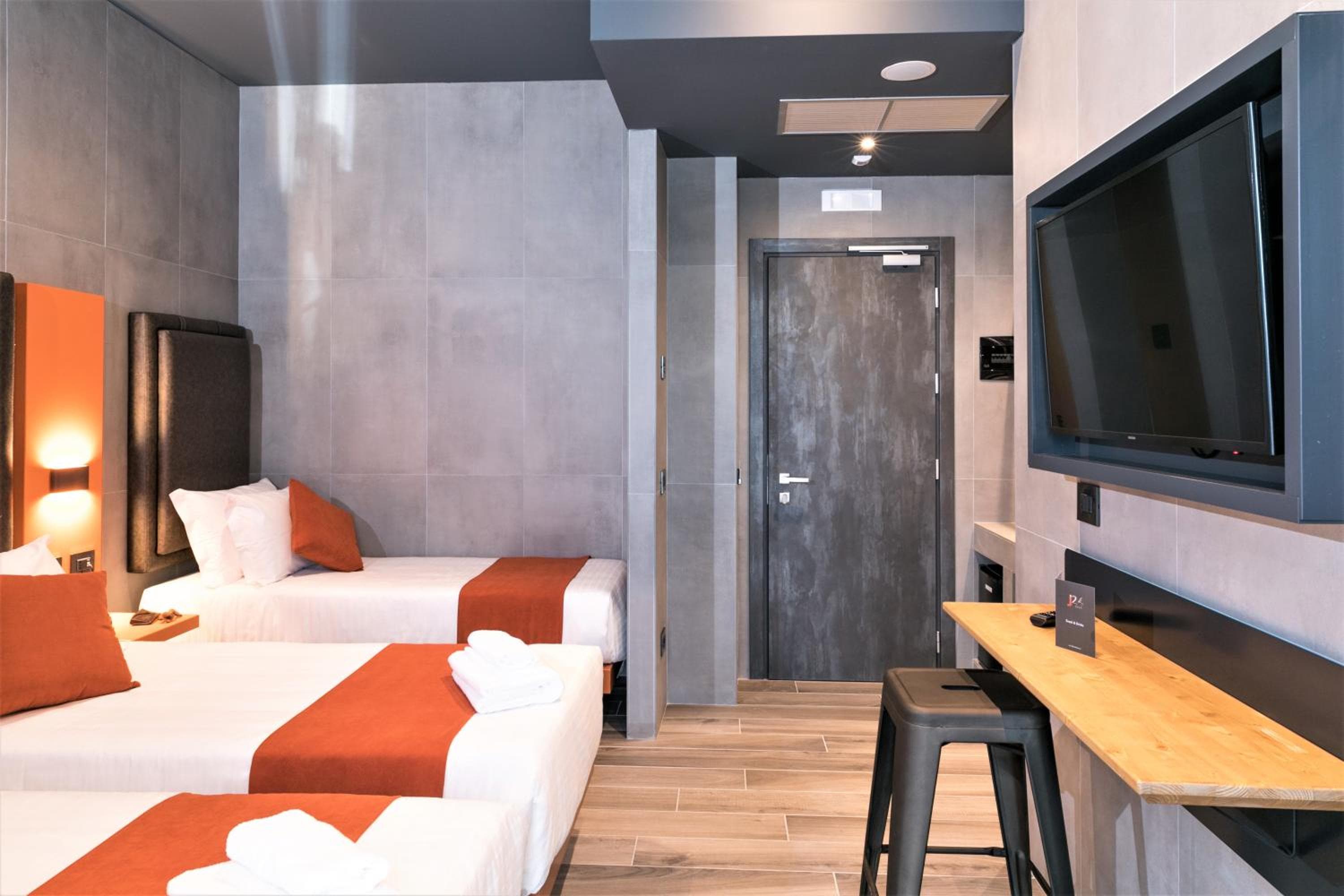 J24 Hotel Milano — 30