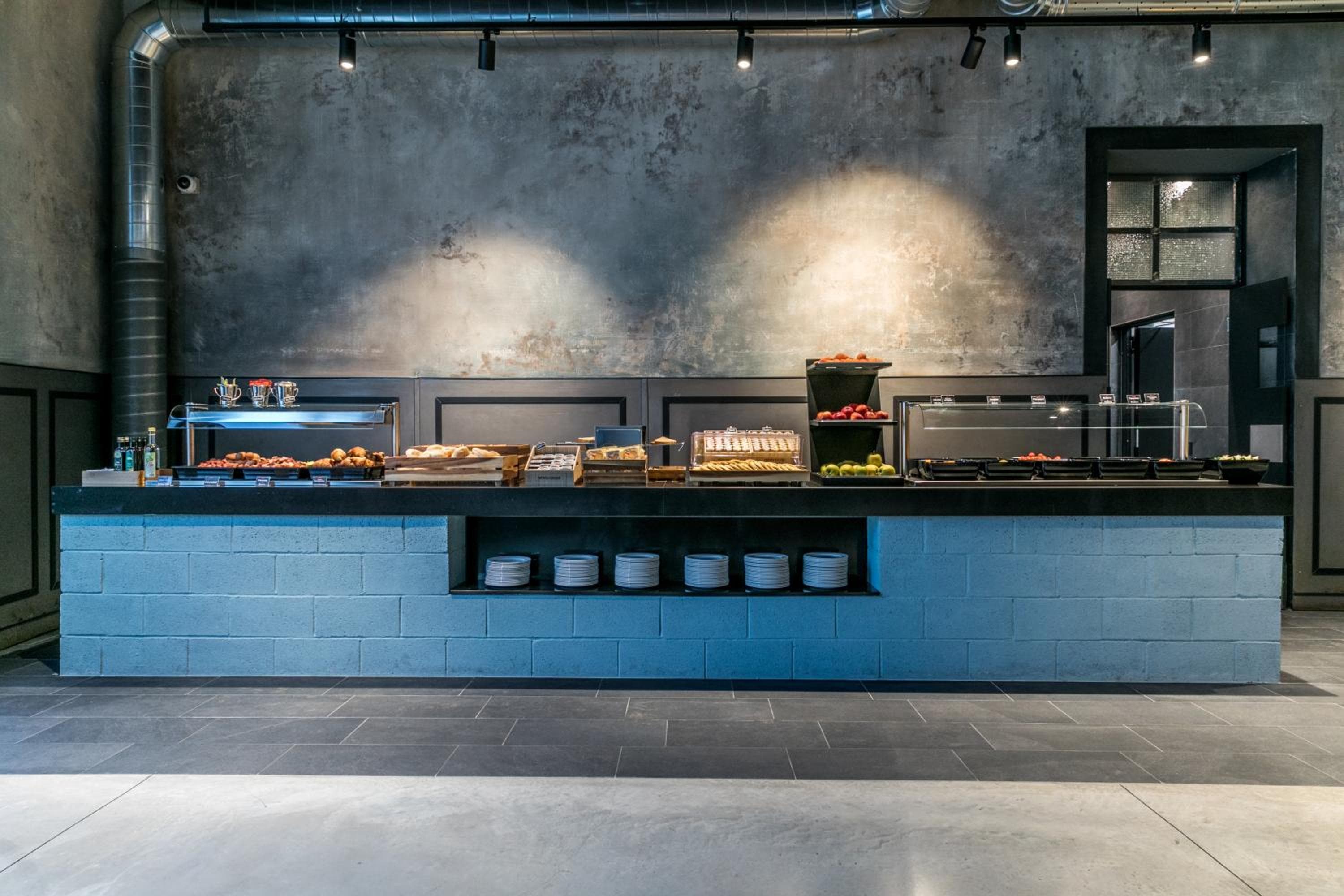 J24 Hotel Milano — 24