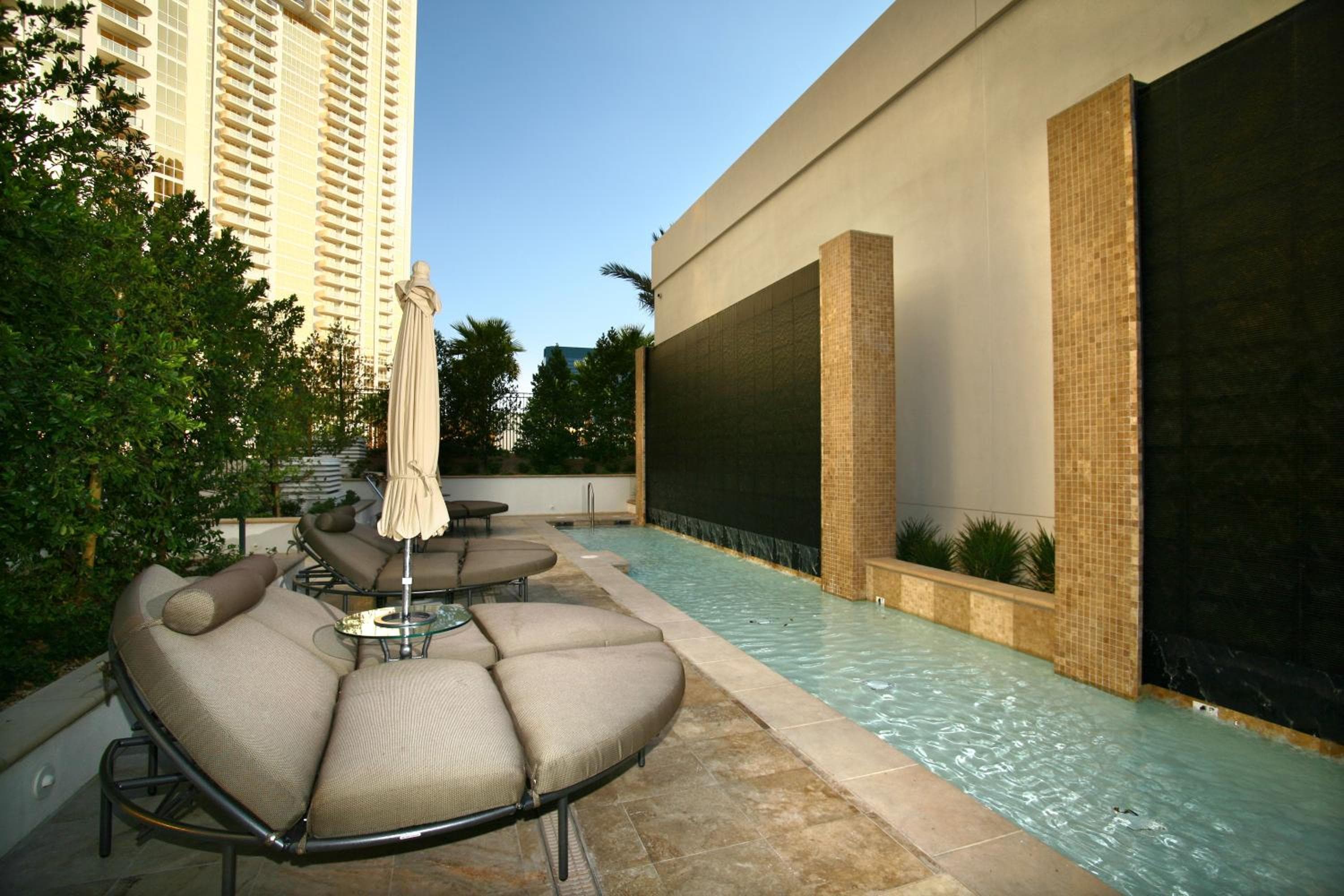 Luxury Suites International at The Signature — 9