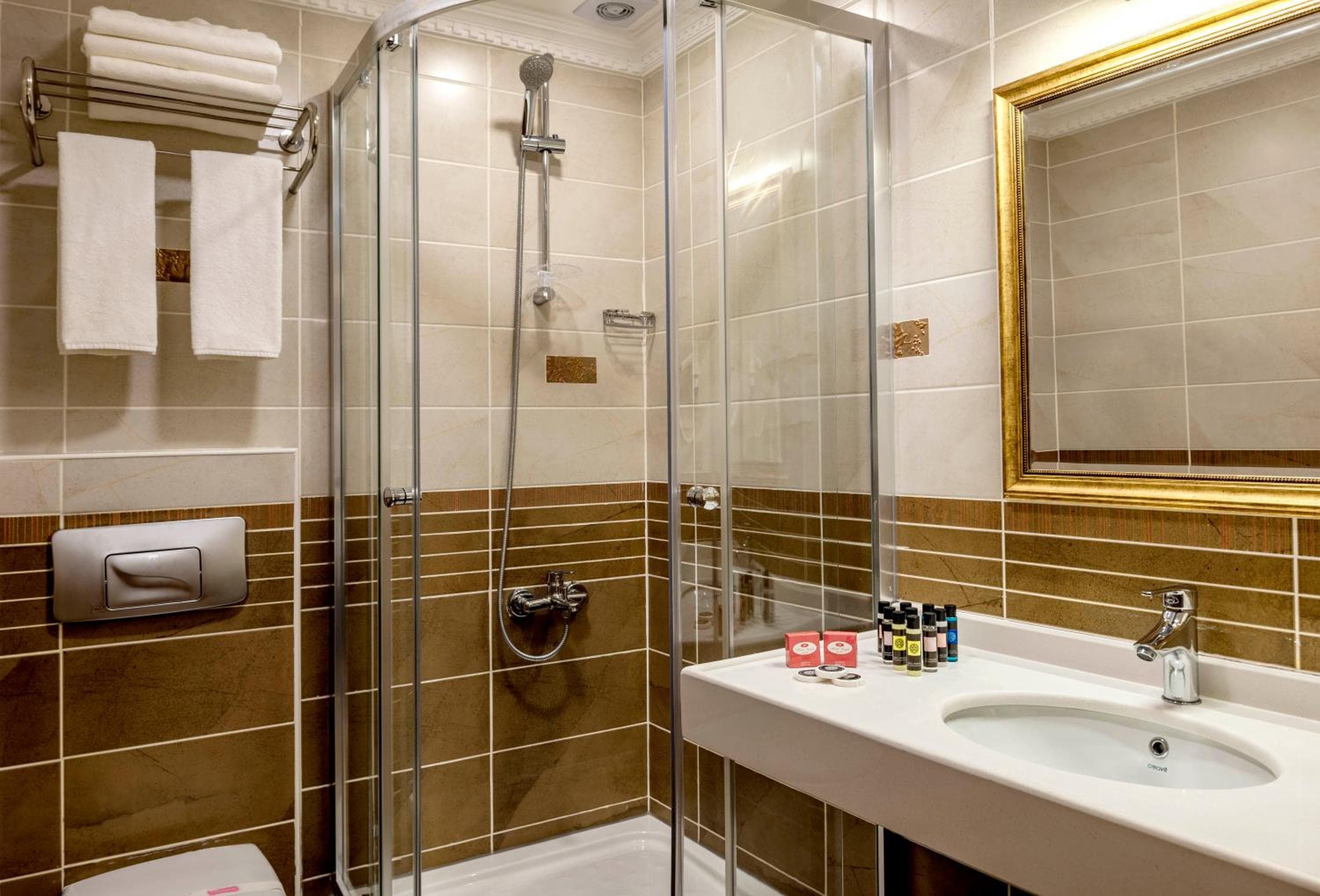 Kupeli Hotel — 5