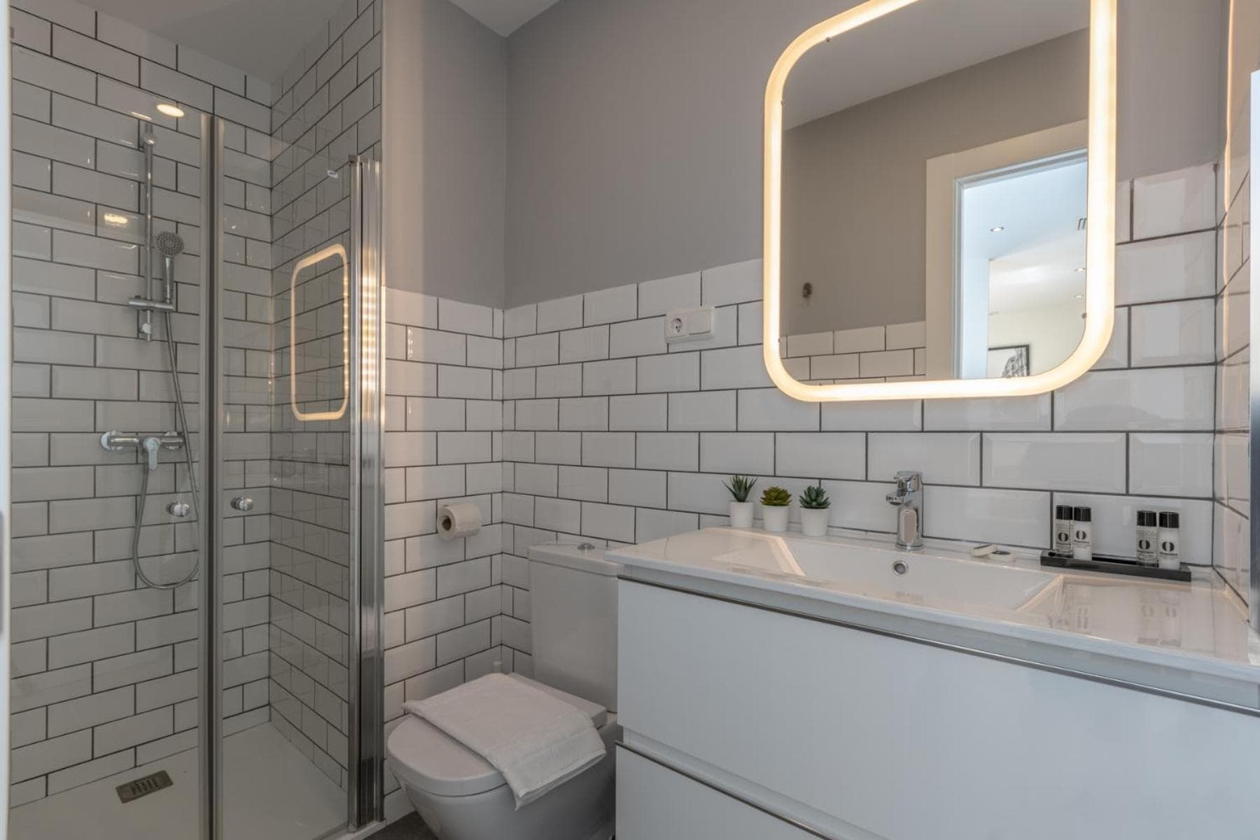 Miraflores Apartments — 11