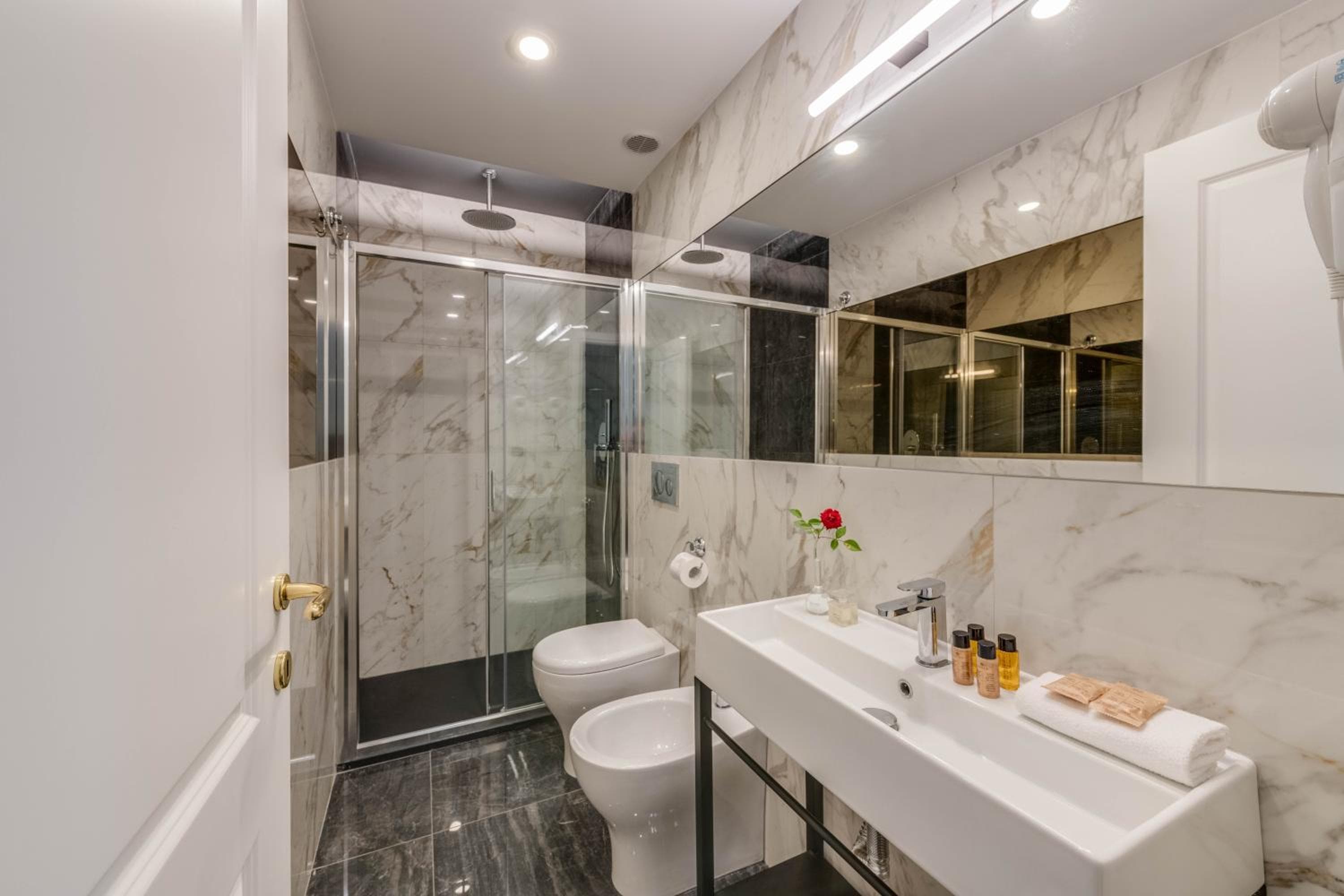 Navona Theatre Hotel — 14