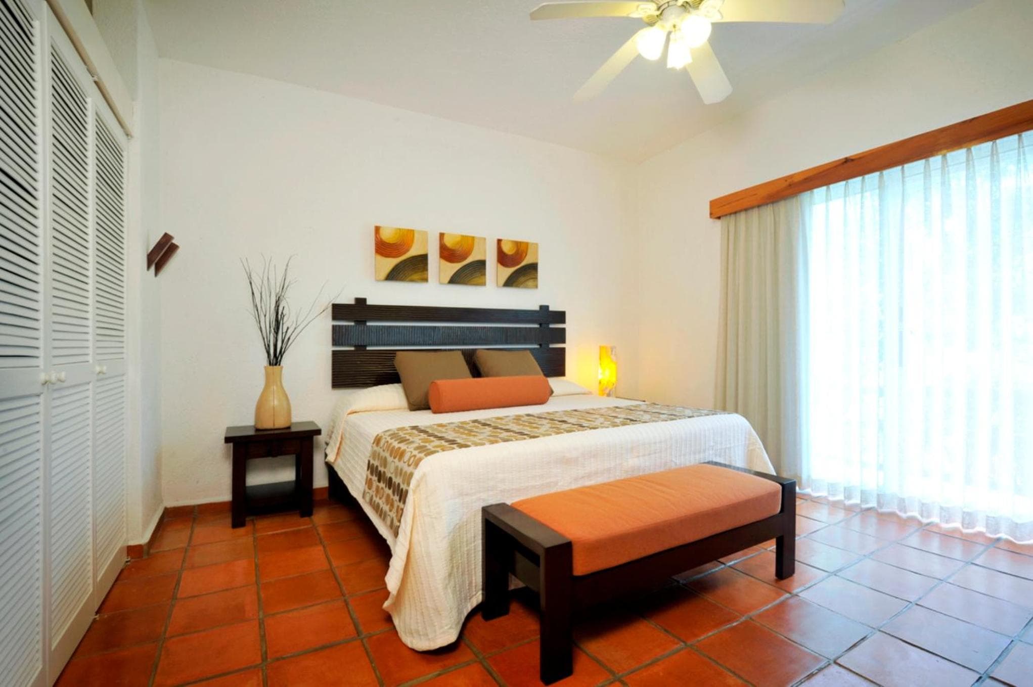 Las Palmas Condominio — 16