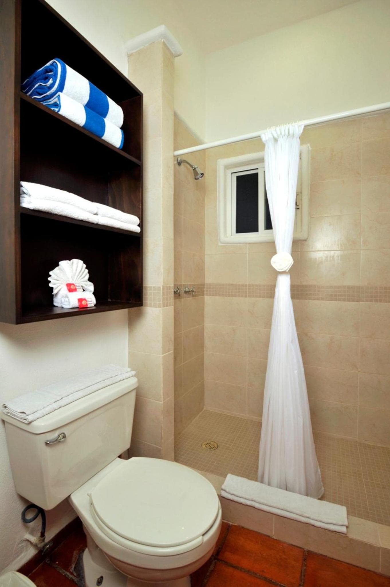 Las Palmas Condominio — 6