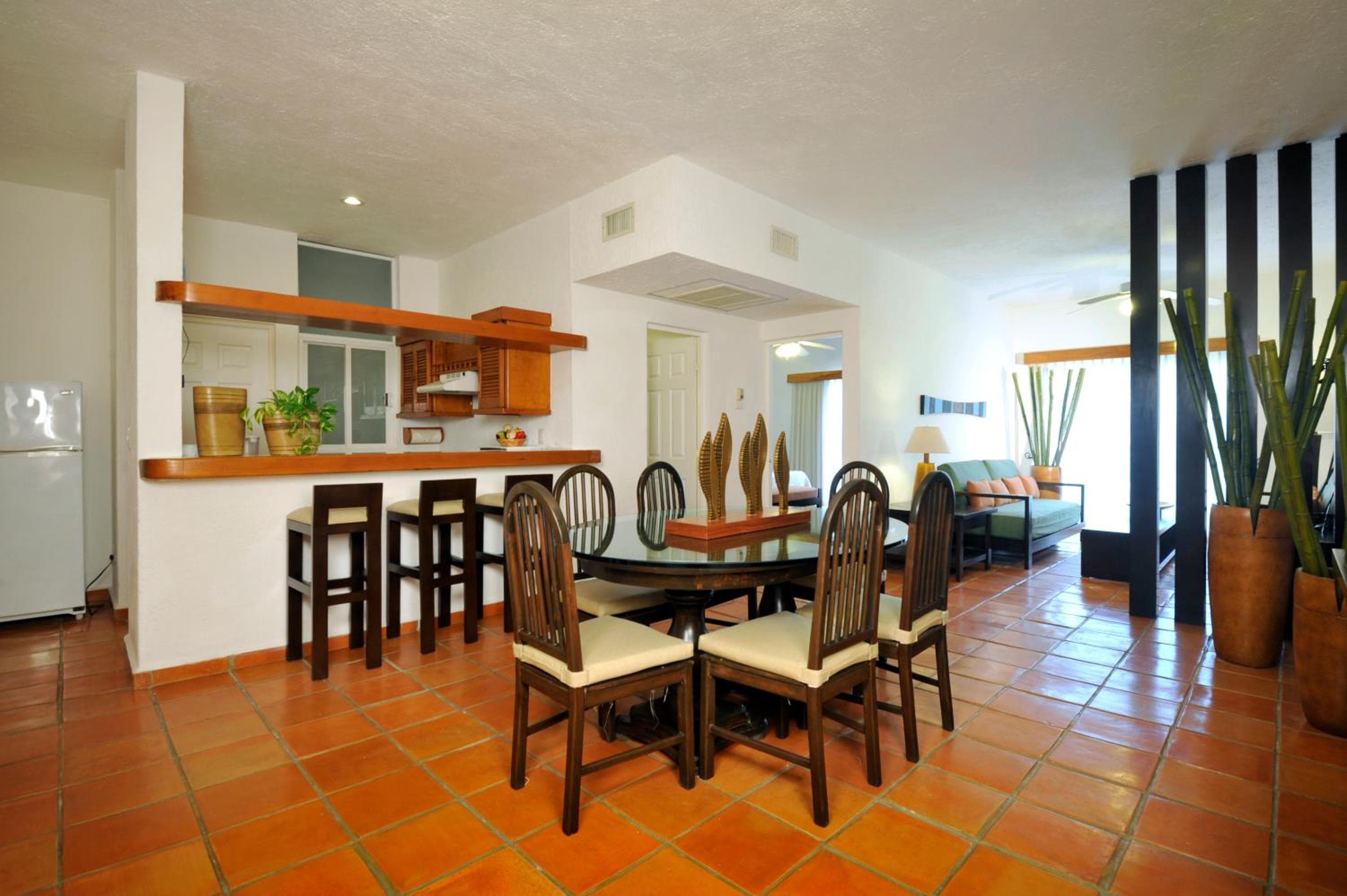 Las Palmas Condominio — 18