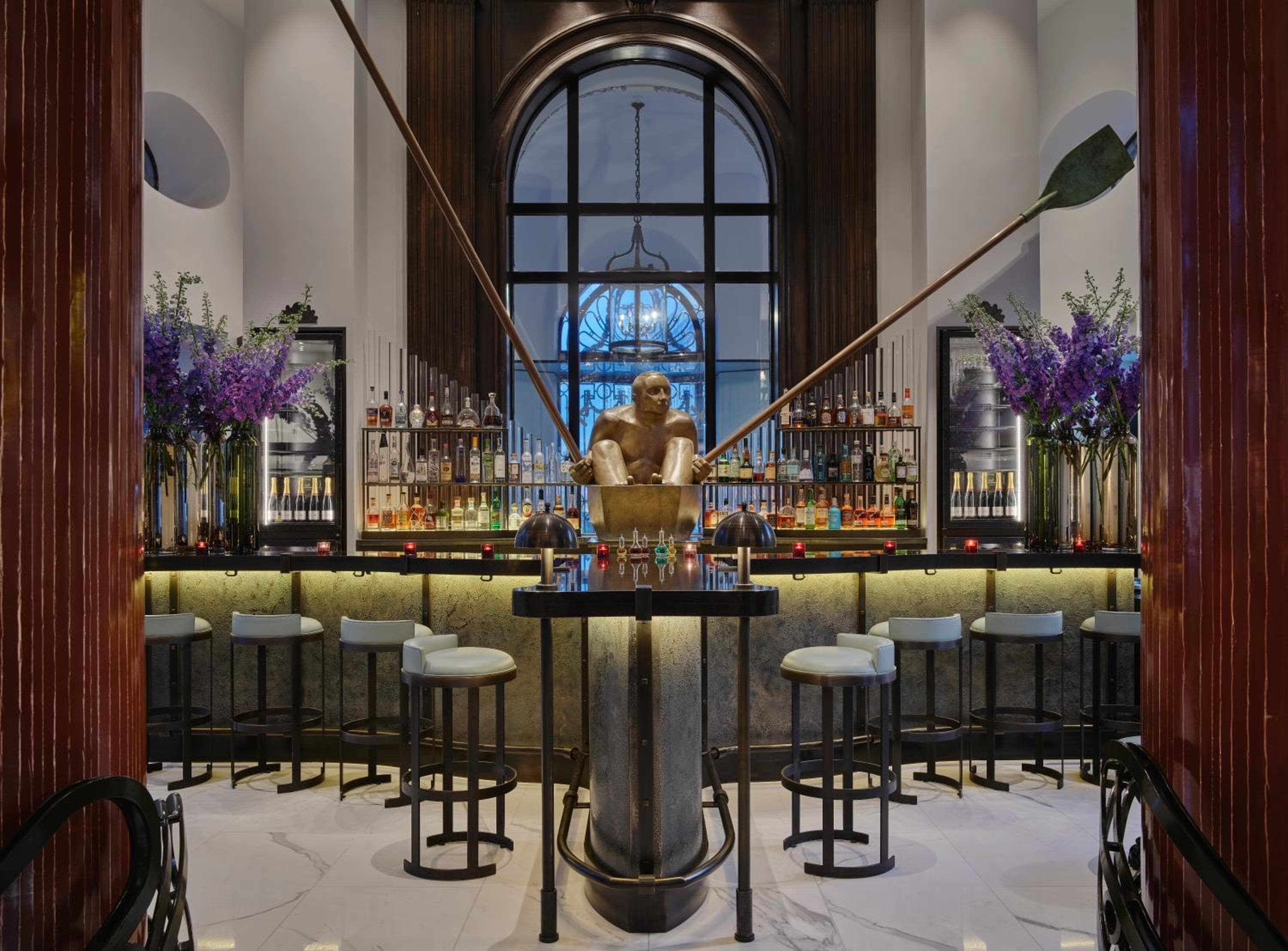 Un Aldwych — 5