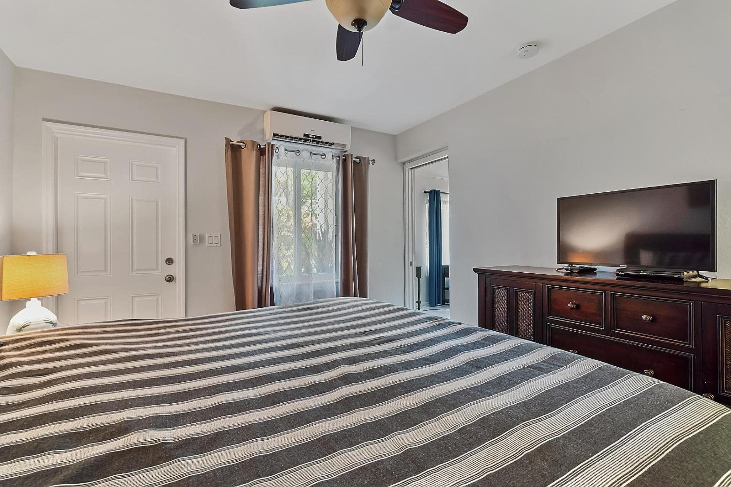 4145 dal mare Inn & Suites — 30