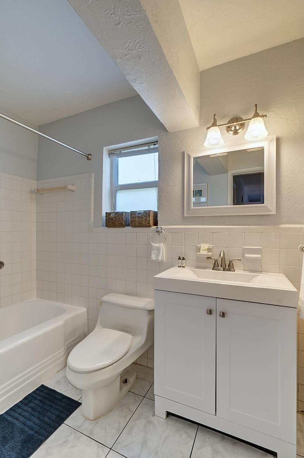 4145 dal mare Inn & Suites — 24