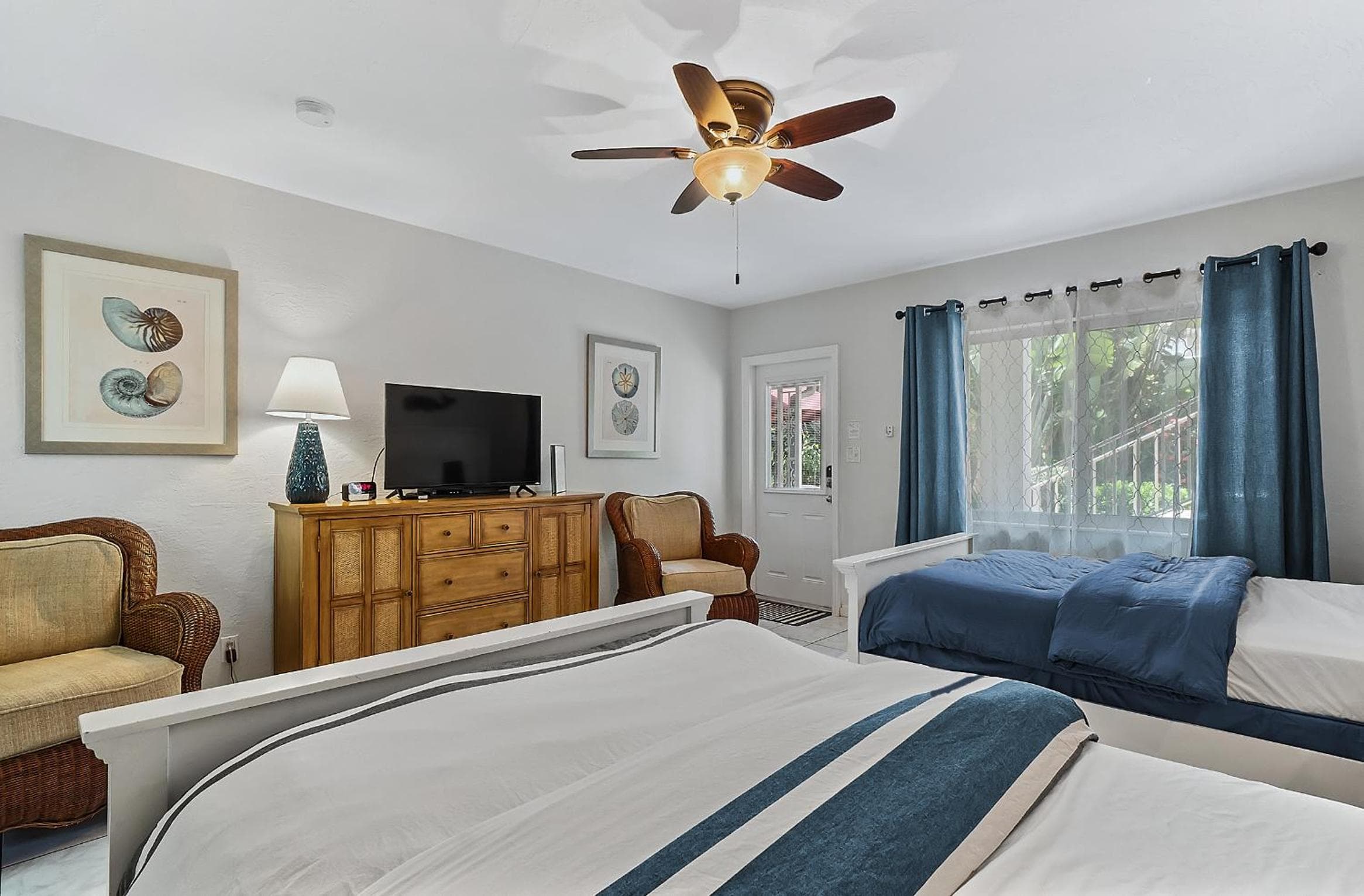 4145 dal mare Inn & Suites — 25