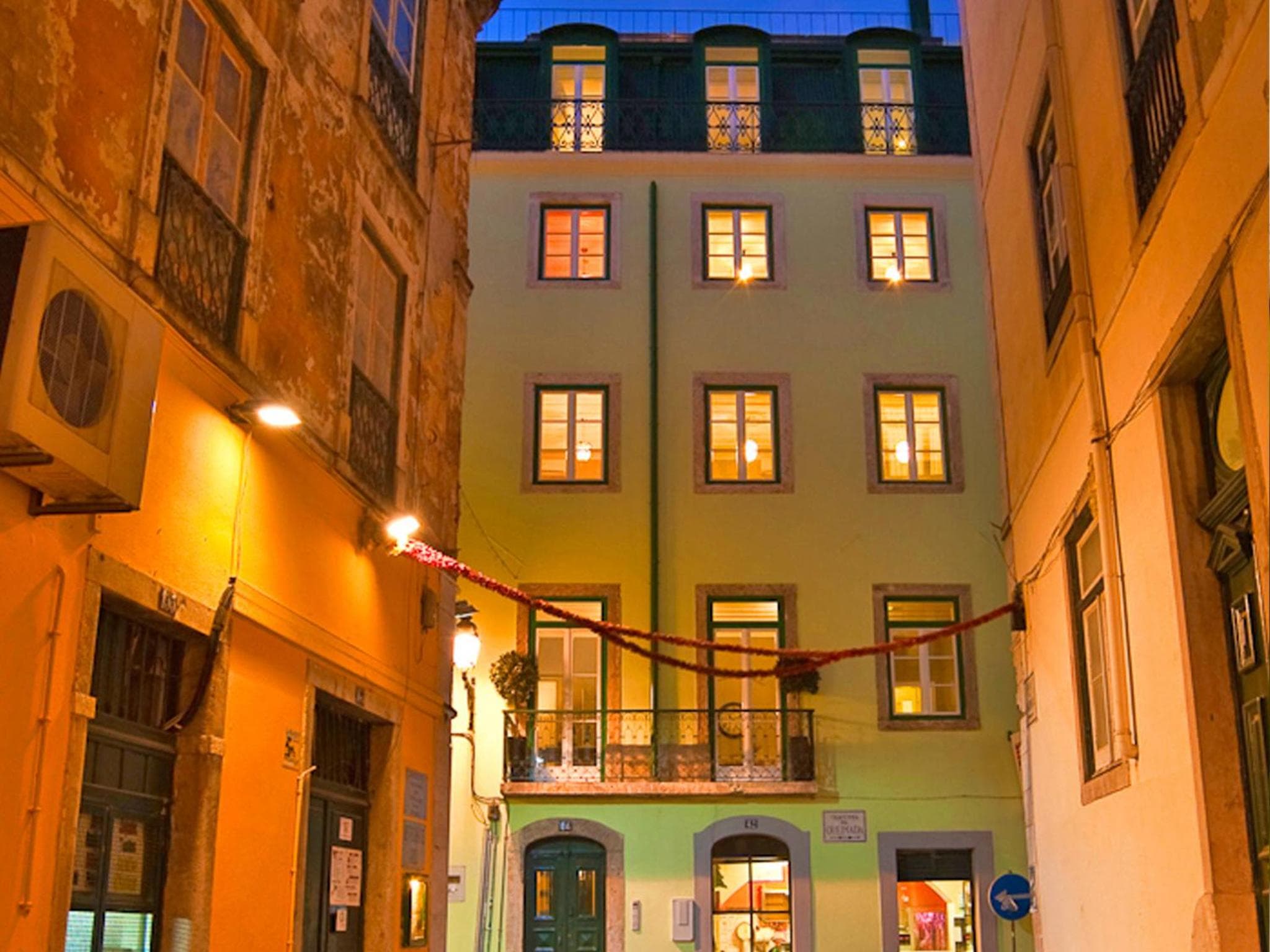 Lisbon Colours Bairro Alto Apartments — 1
