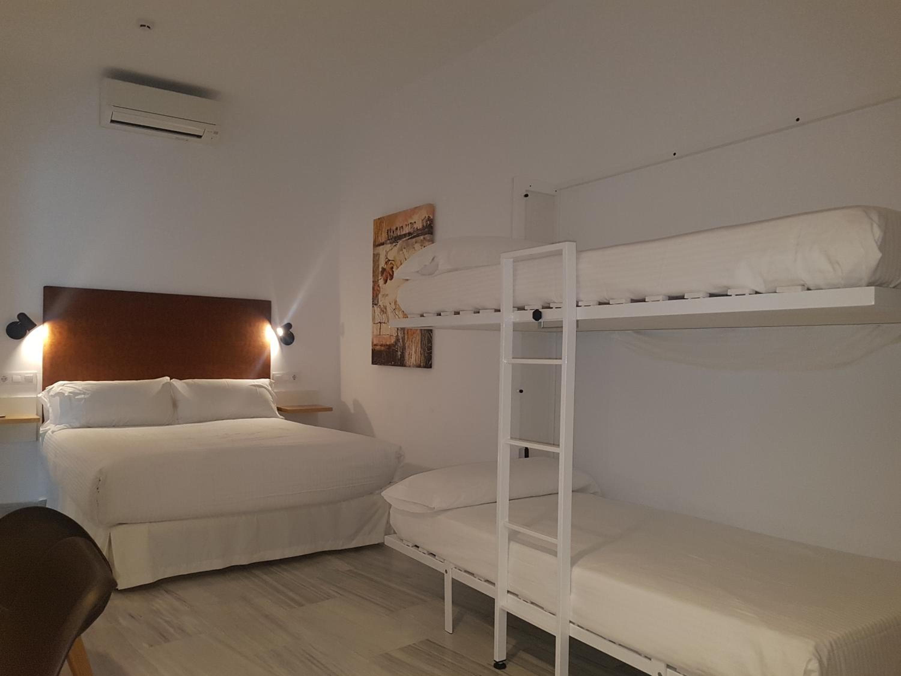 Basic Hotel Cattedrale di Siviglia — 25