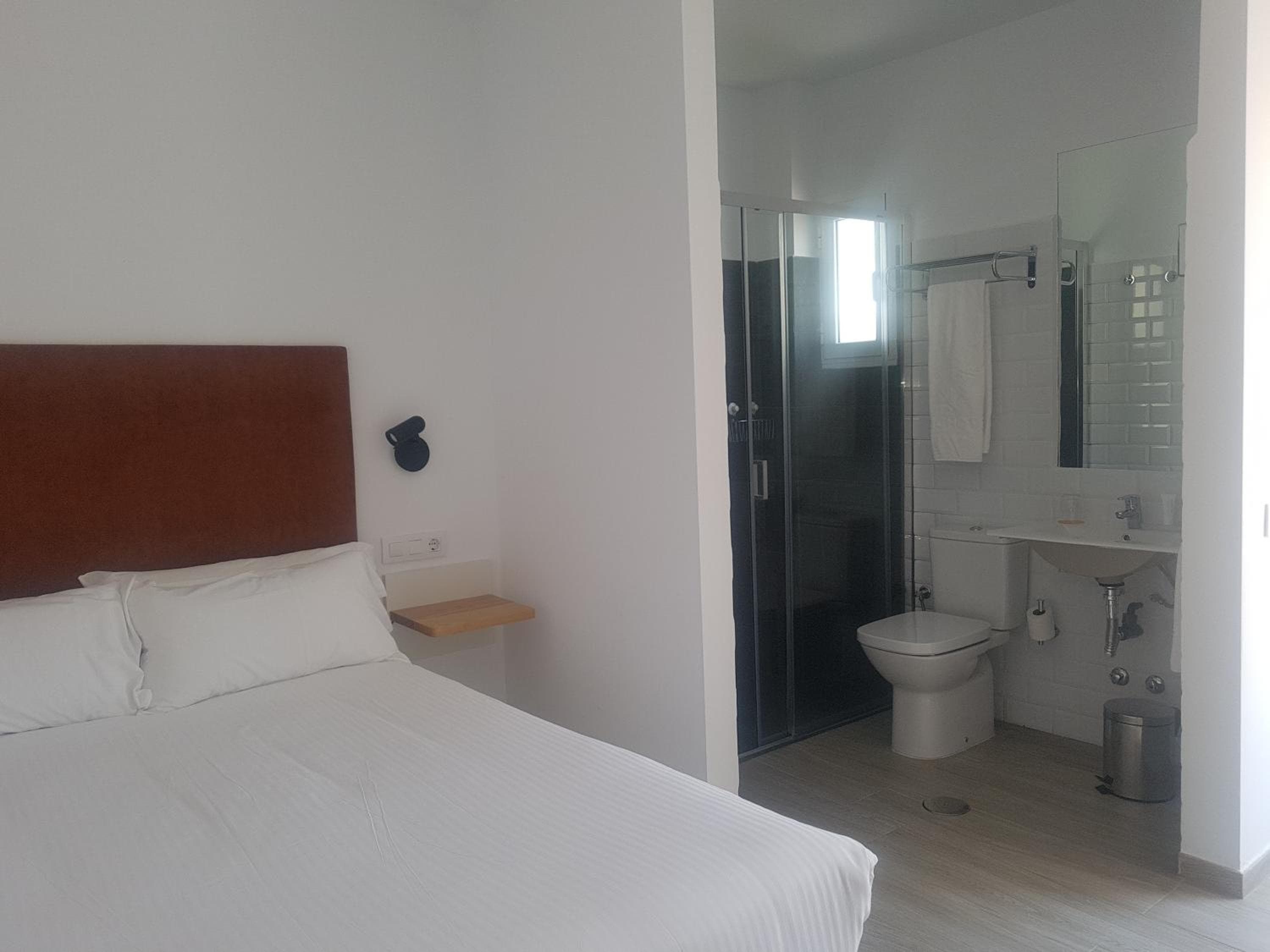 Basic Hotel Sevilla Catedral — 8