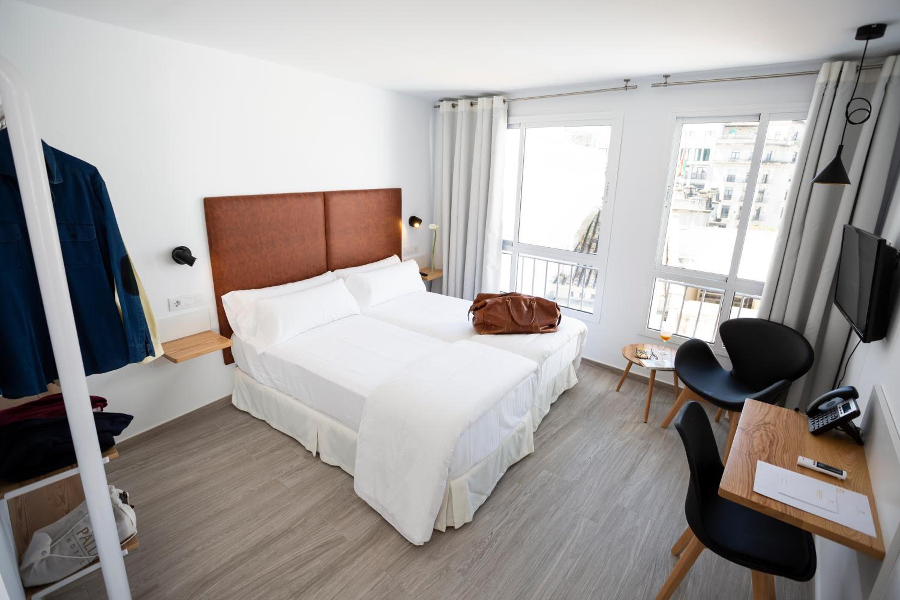 Basic Hotel Sevilla Catedral — 7